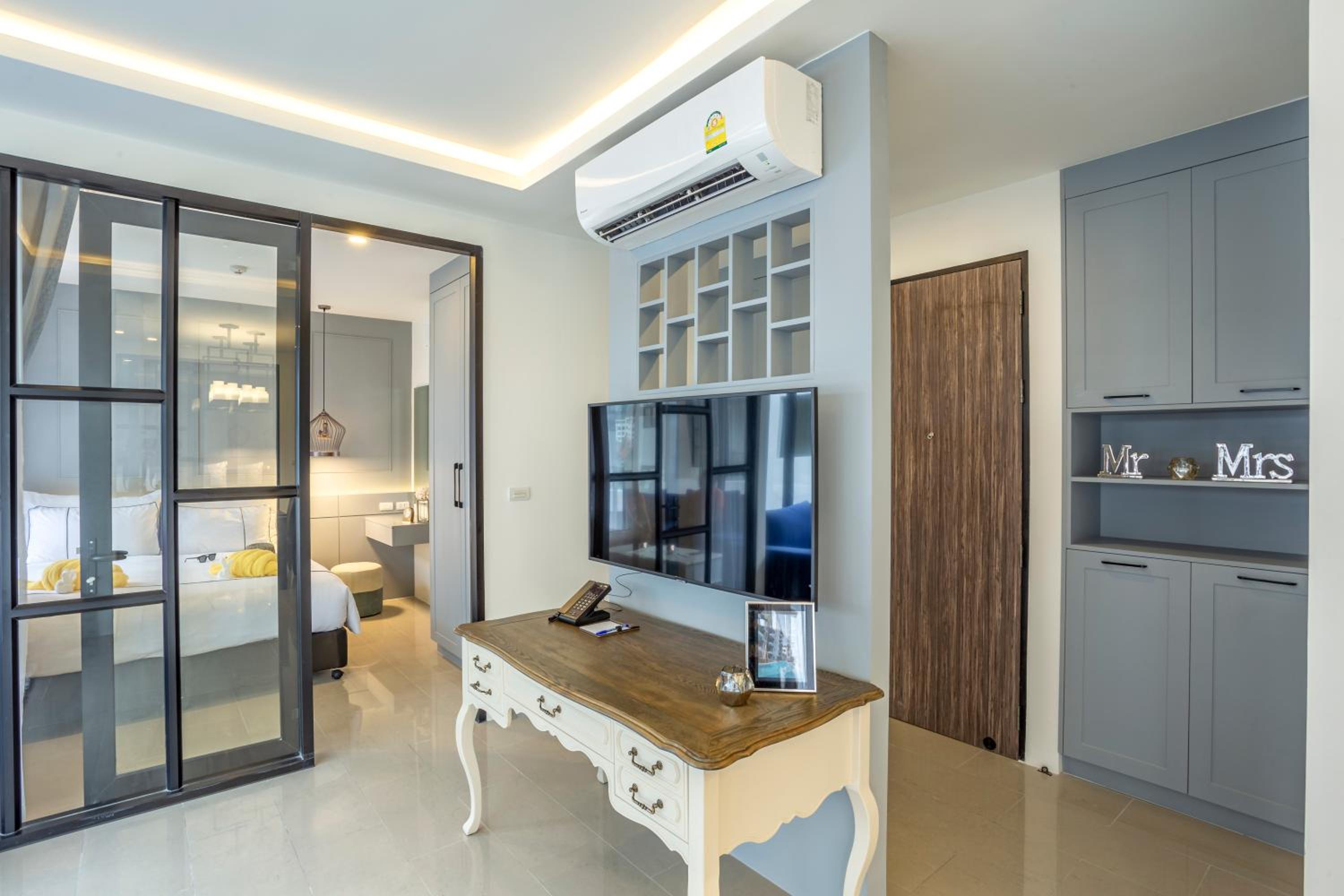 Two-Bedroom Suite - Photo 10