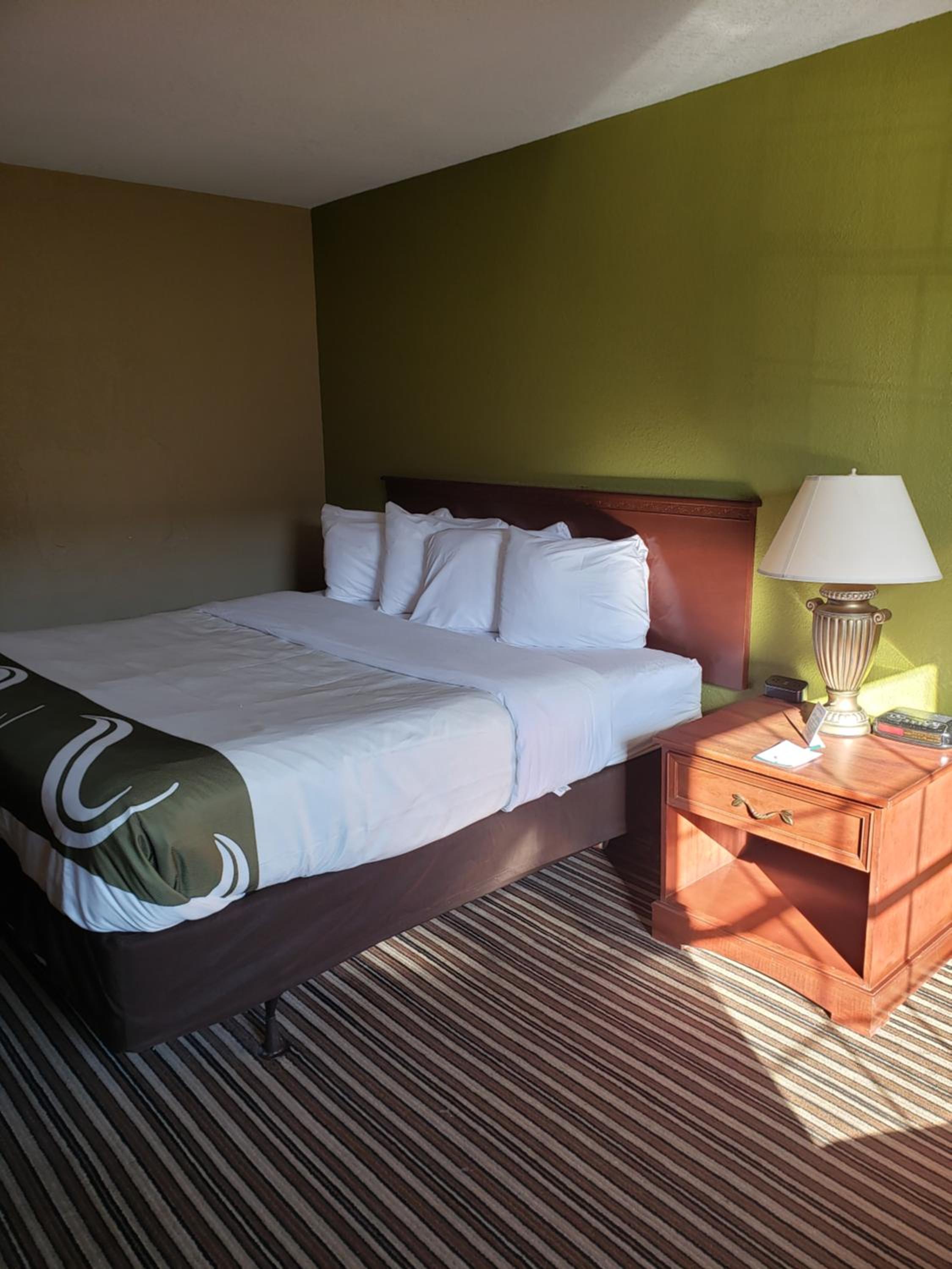 King Room - Non-Smoking