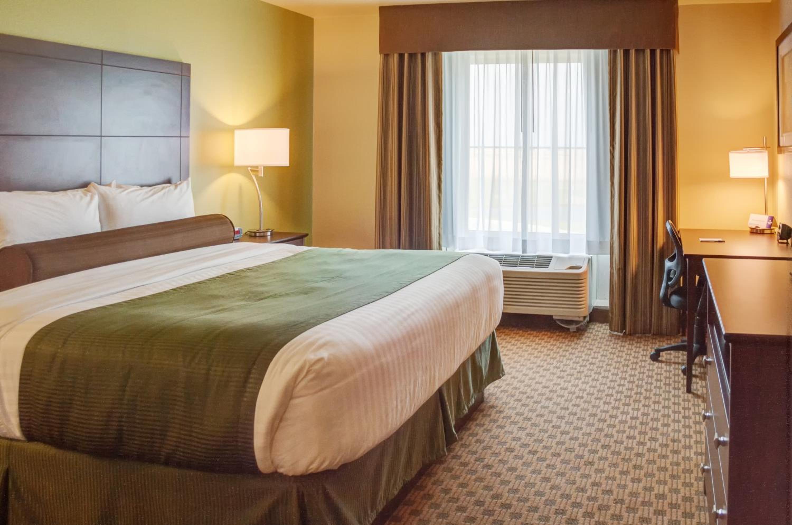 Deluxe King Room photo 3
