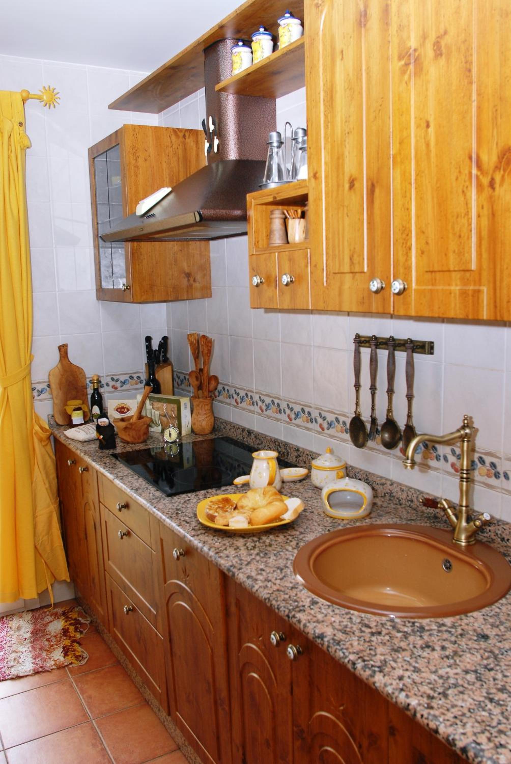 Four-Bedroom House photo 2