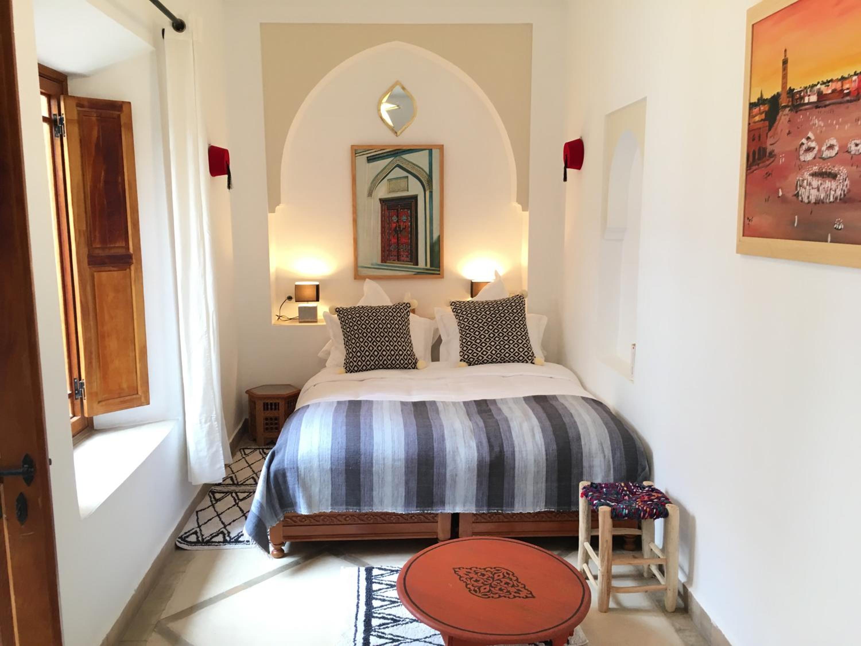 Double or Twin Room with Private Bathroom - Photo 4