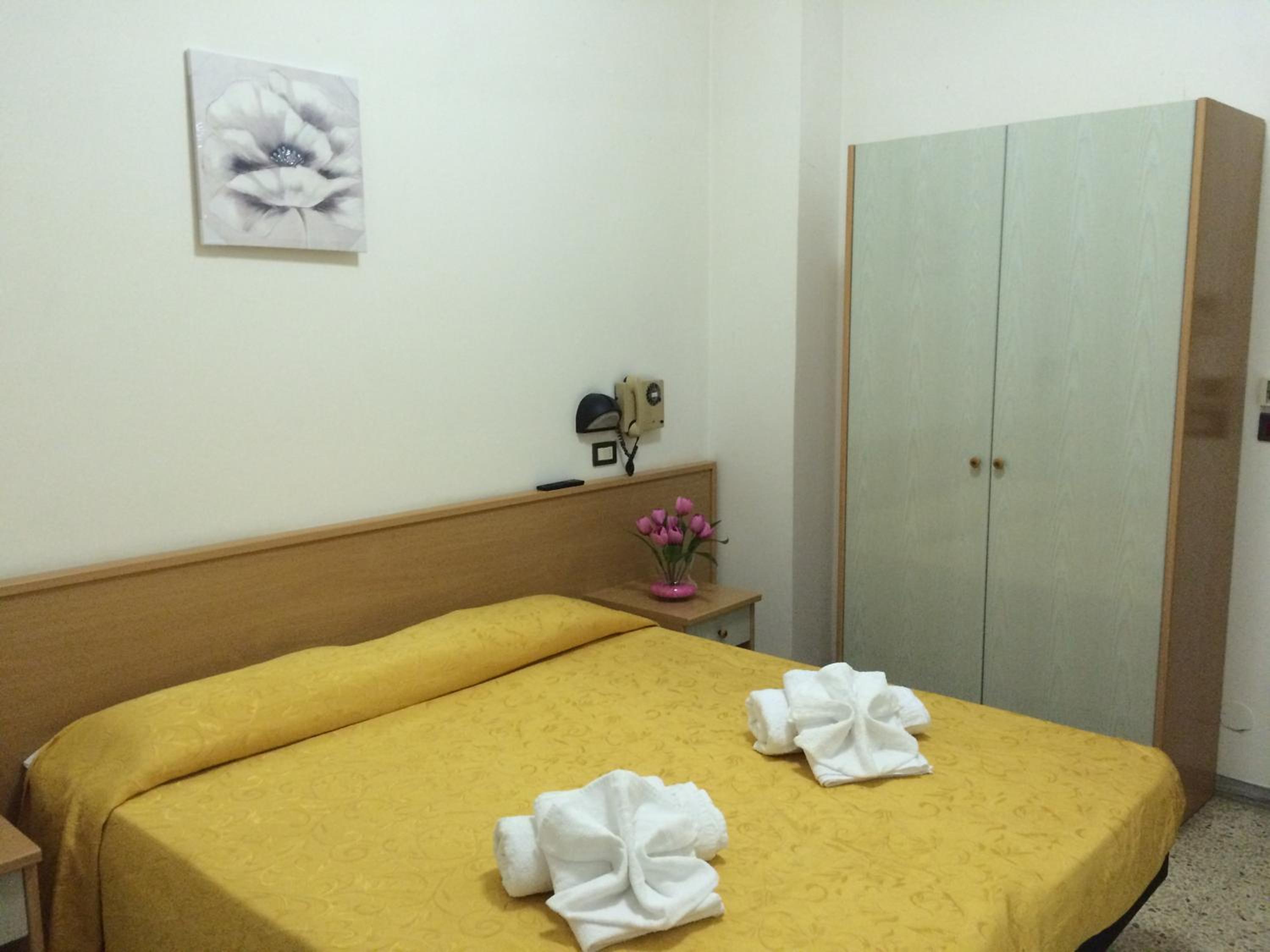 Double or Twin Room with Balcony - Photo 1