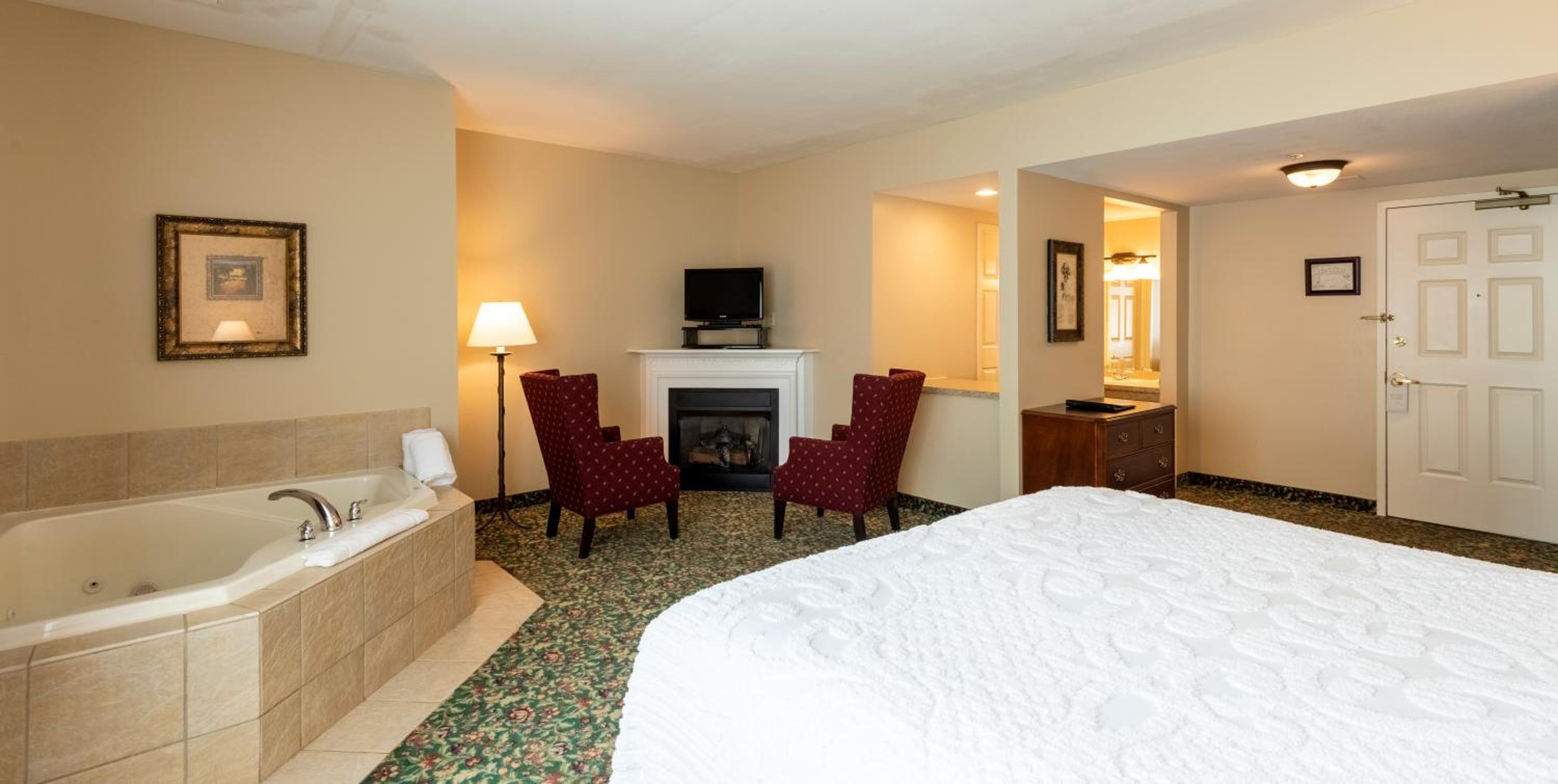 Queen Room with Spa Bath