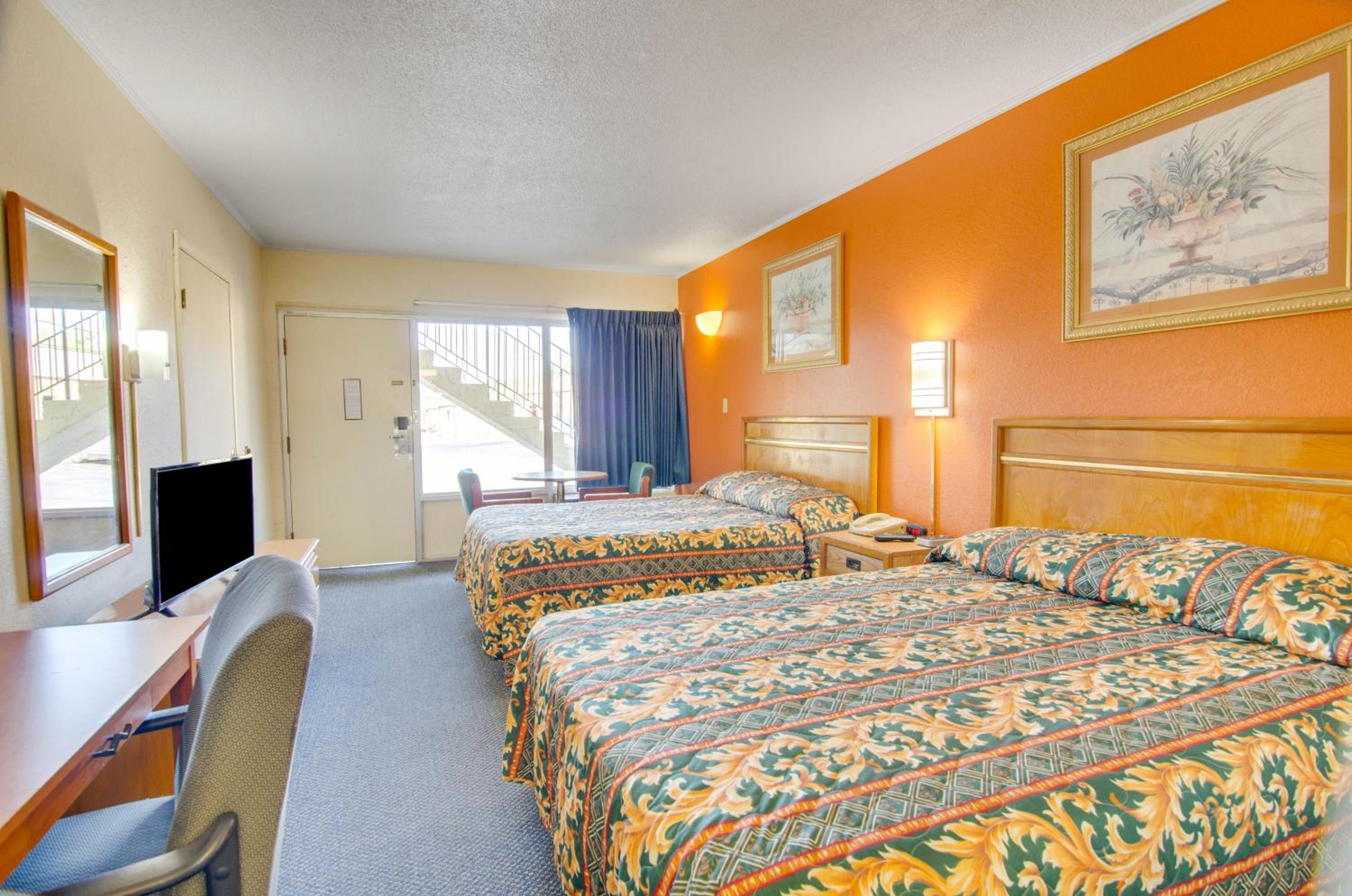 Double Room - Photo 3