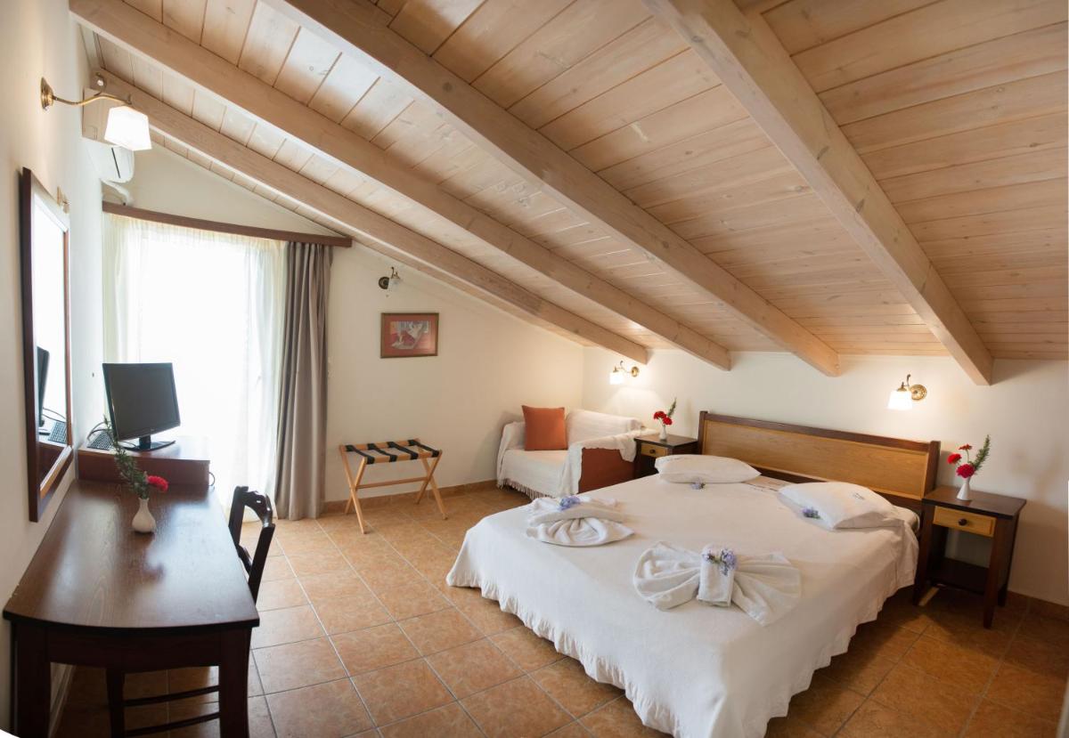 Suite (2 Adults + 2 Children) photo 2
