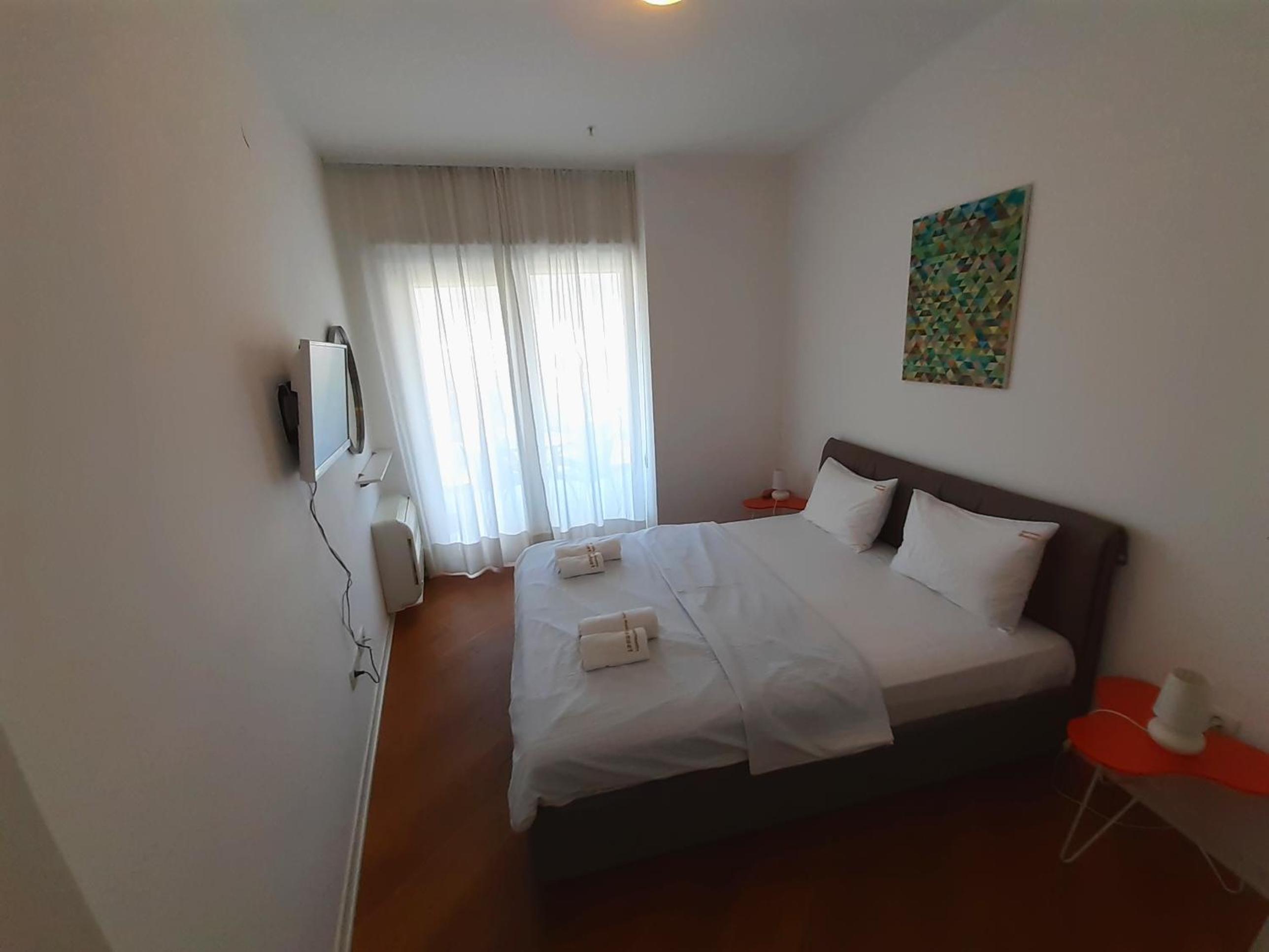 Apartment with Garden View - Photo 9