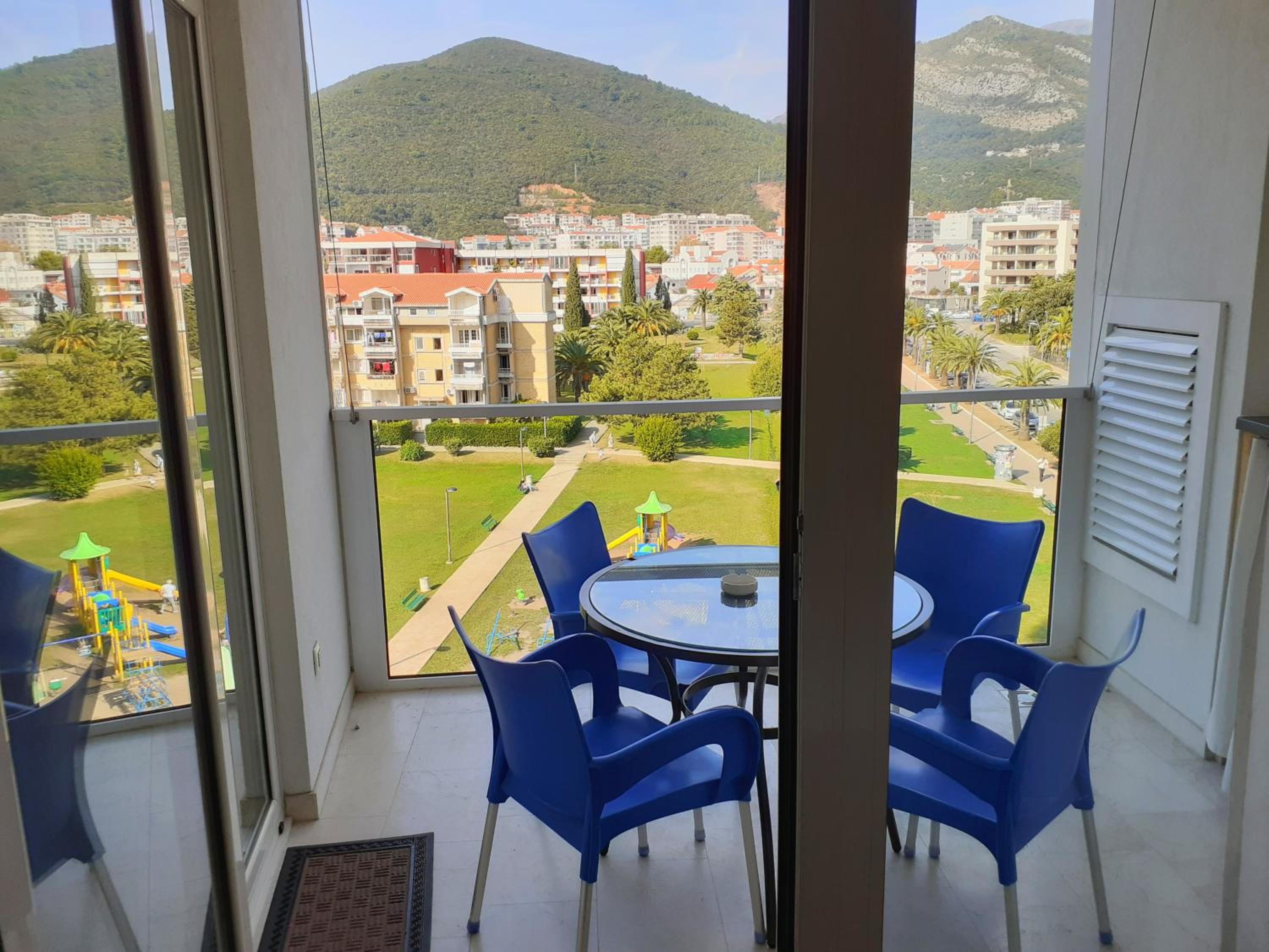 Apartment with Garden View - Photo 2