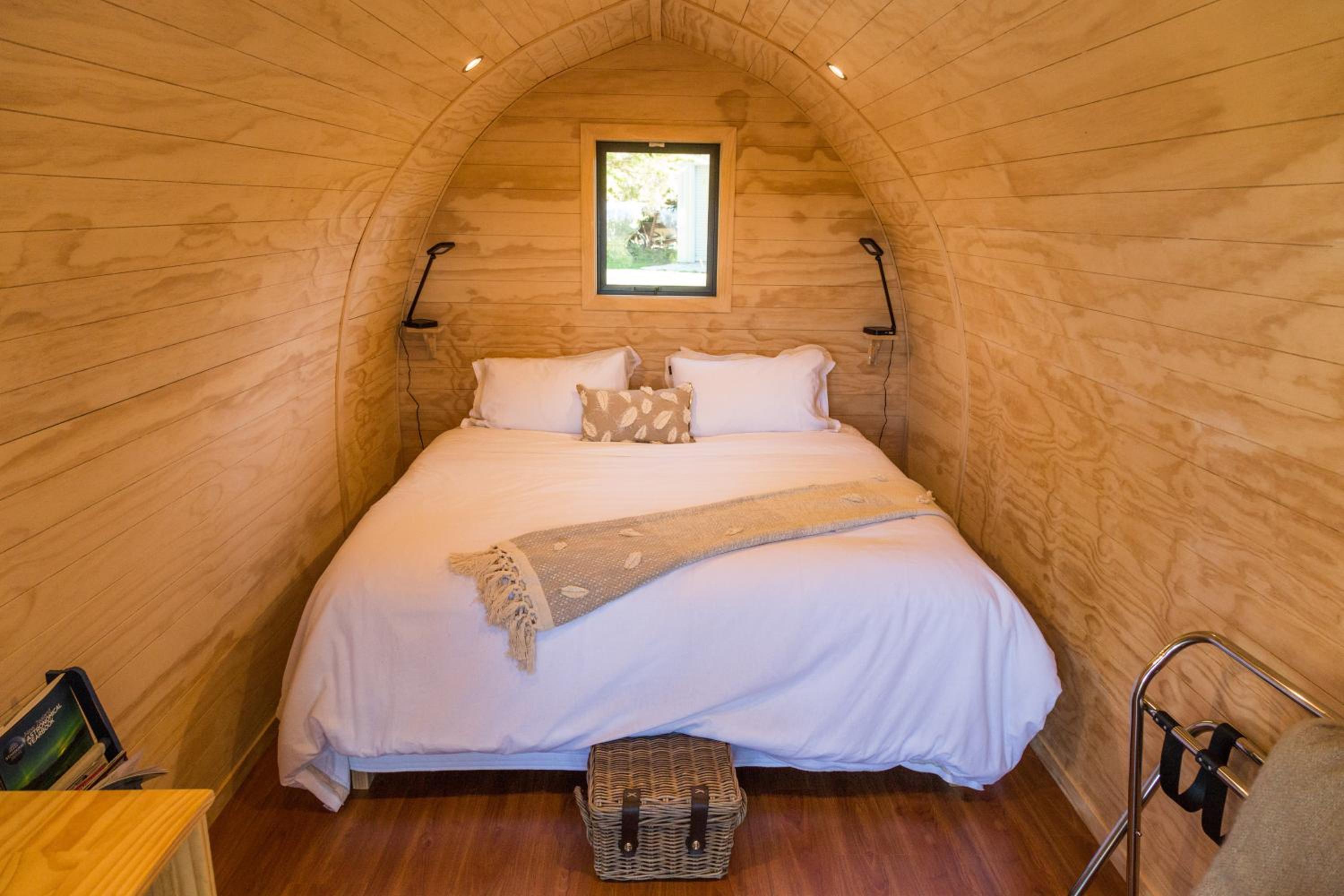 Apartment Pod with Mountain View photo 1
