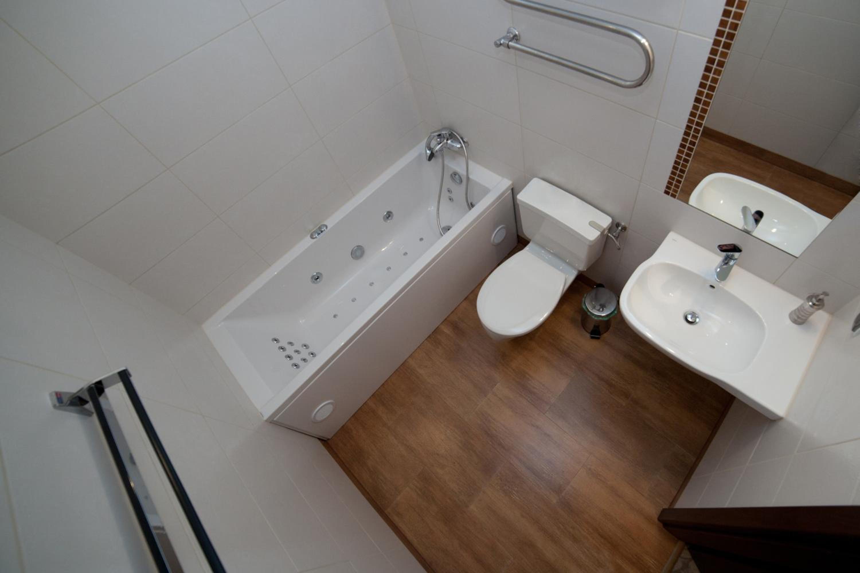 Double Room with Spa Bath photo 2