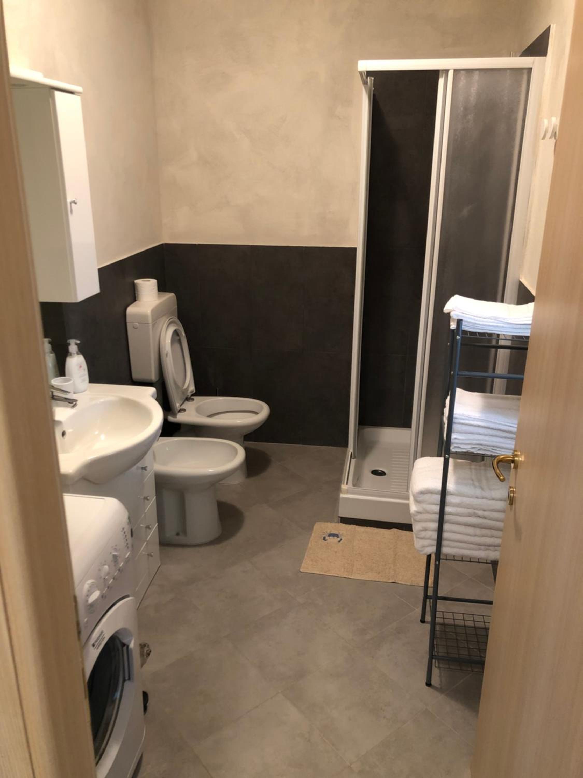 Two-Bedroom Apartment - Photo 4