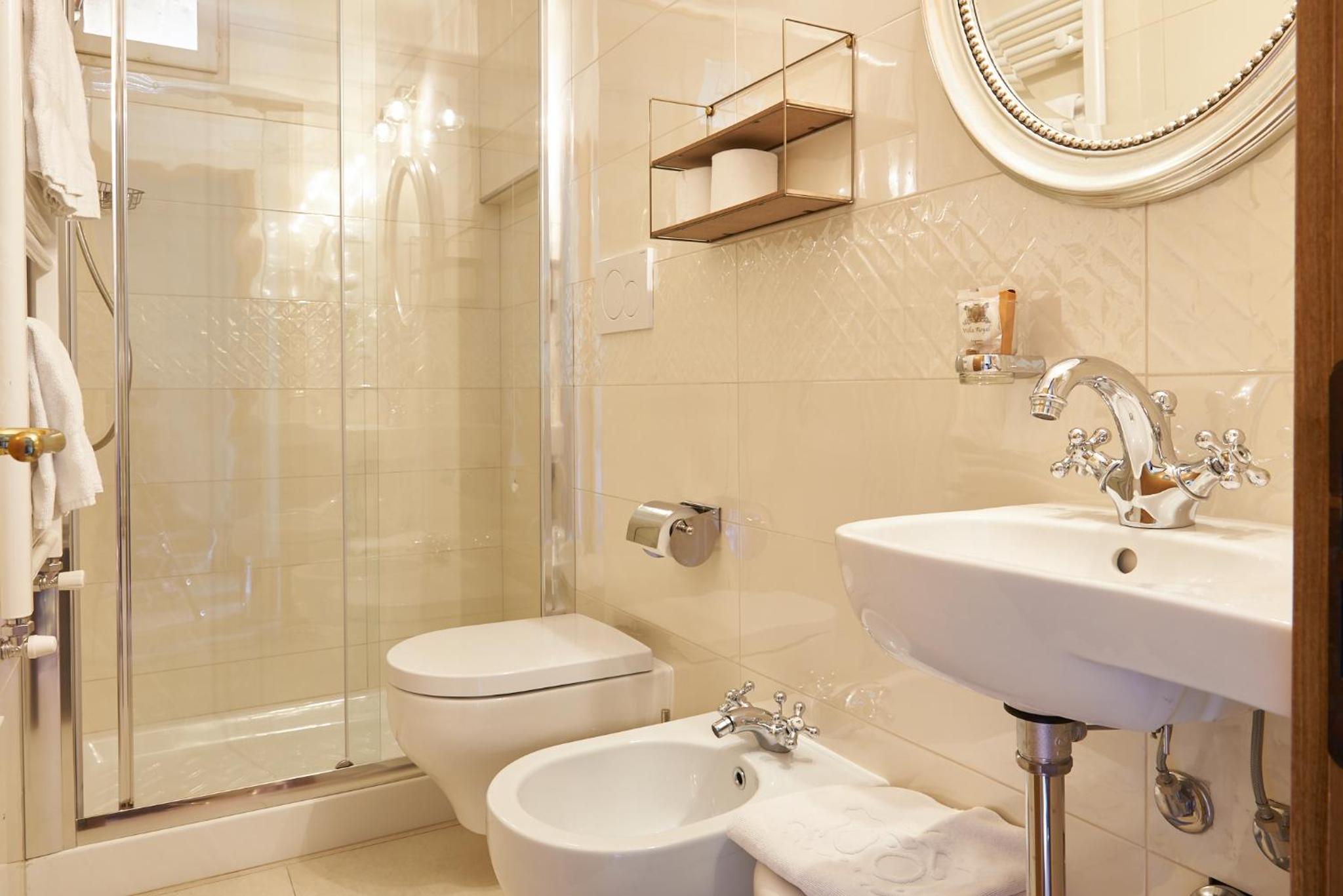 Classic Double or Twin Room - Photo 5