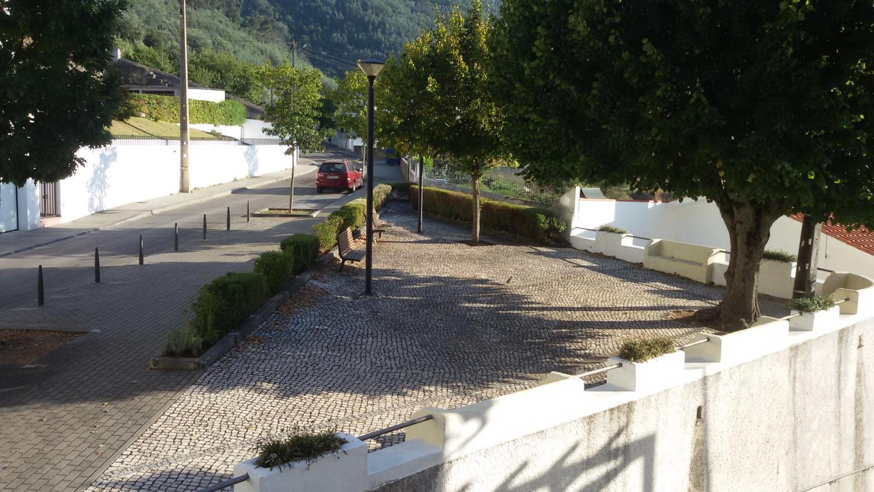 Apartment with Mountain View - Photo 14