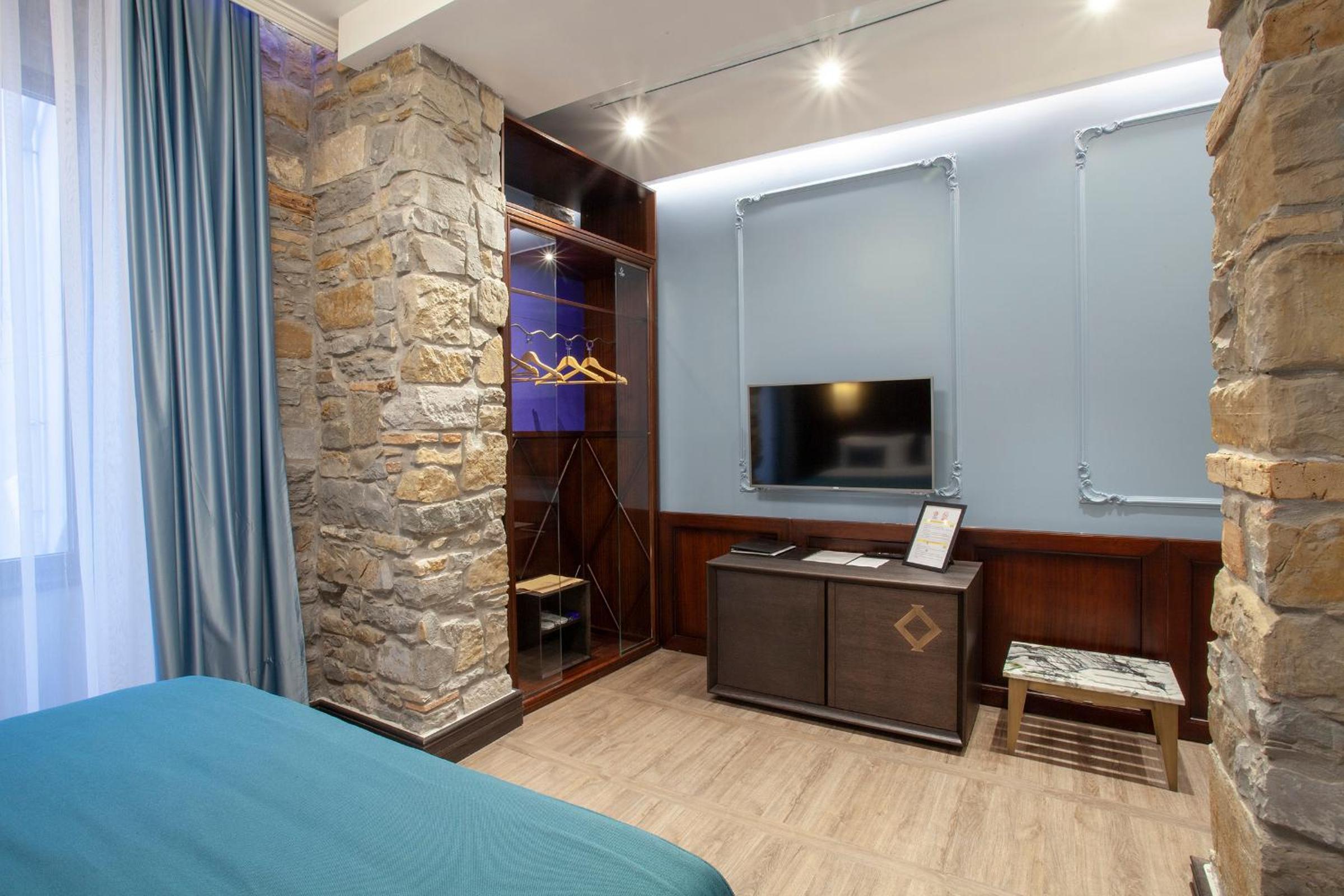 Deluxe Double Room - Photo 1
