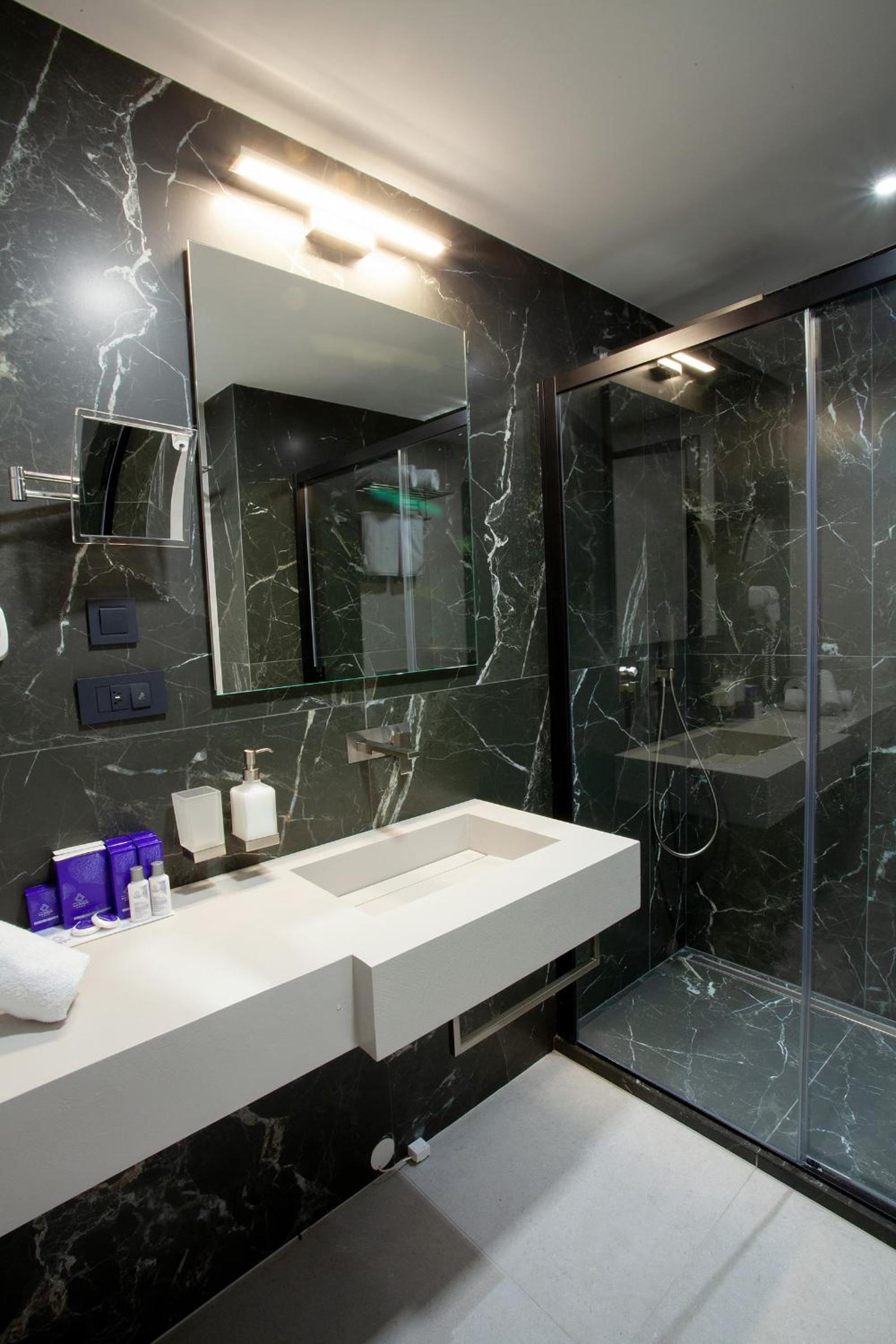 Superior Twin Room - Photo 5