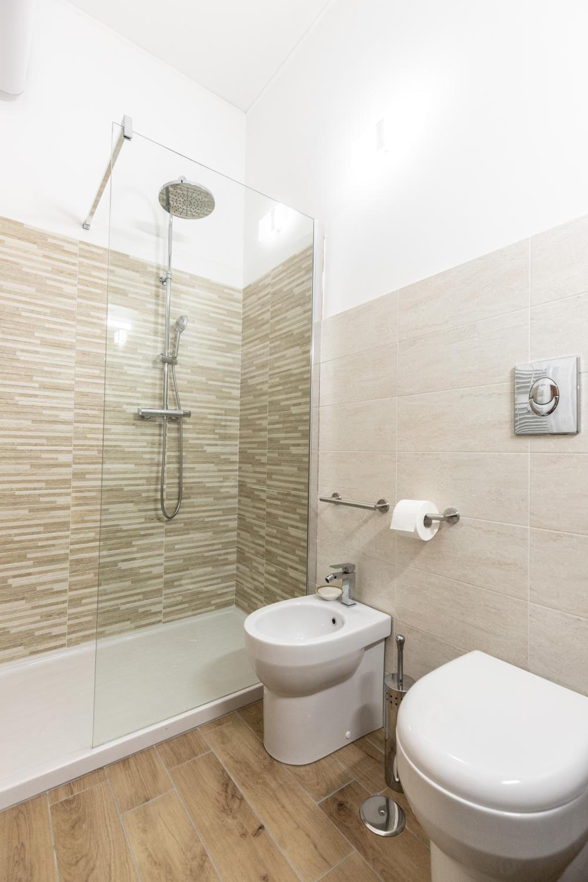 Family Room with Private Bathroom - Photo 12