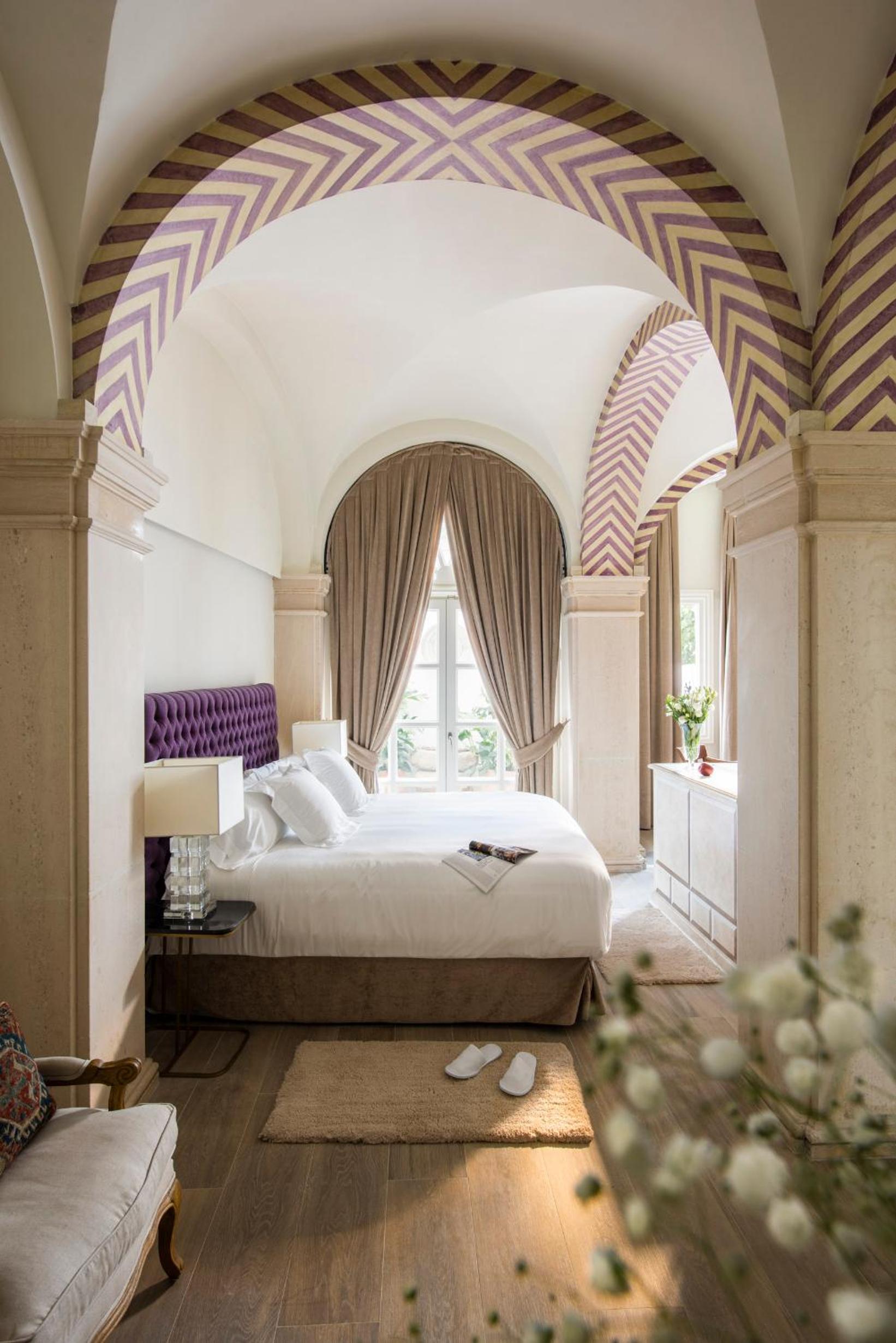 Deluxe Suite - Photo 1