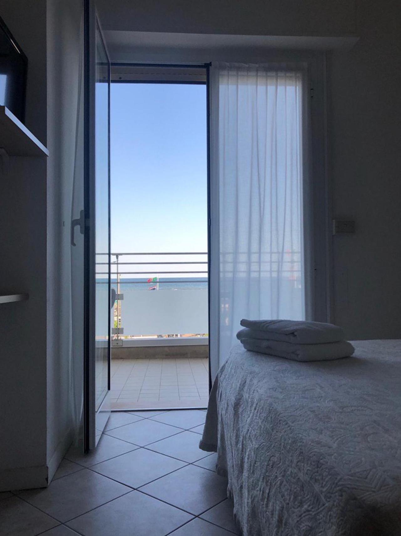 Deluxe Double Room With Sea View