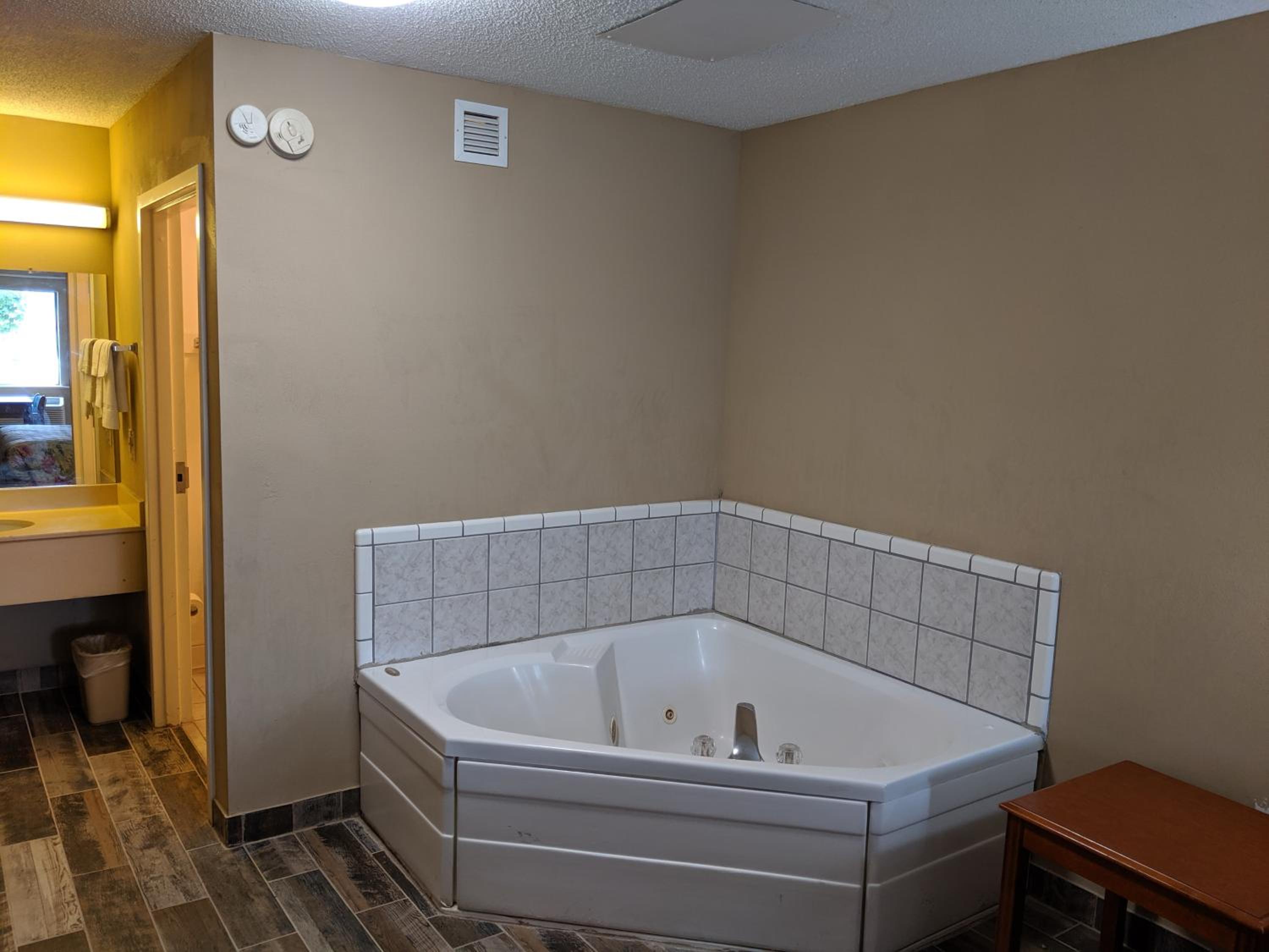 King Room With Spa Bath photo 2