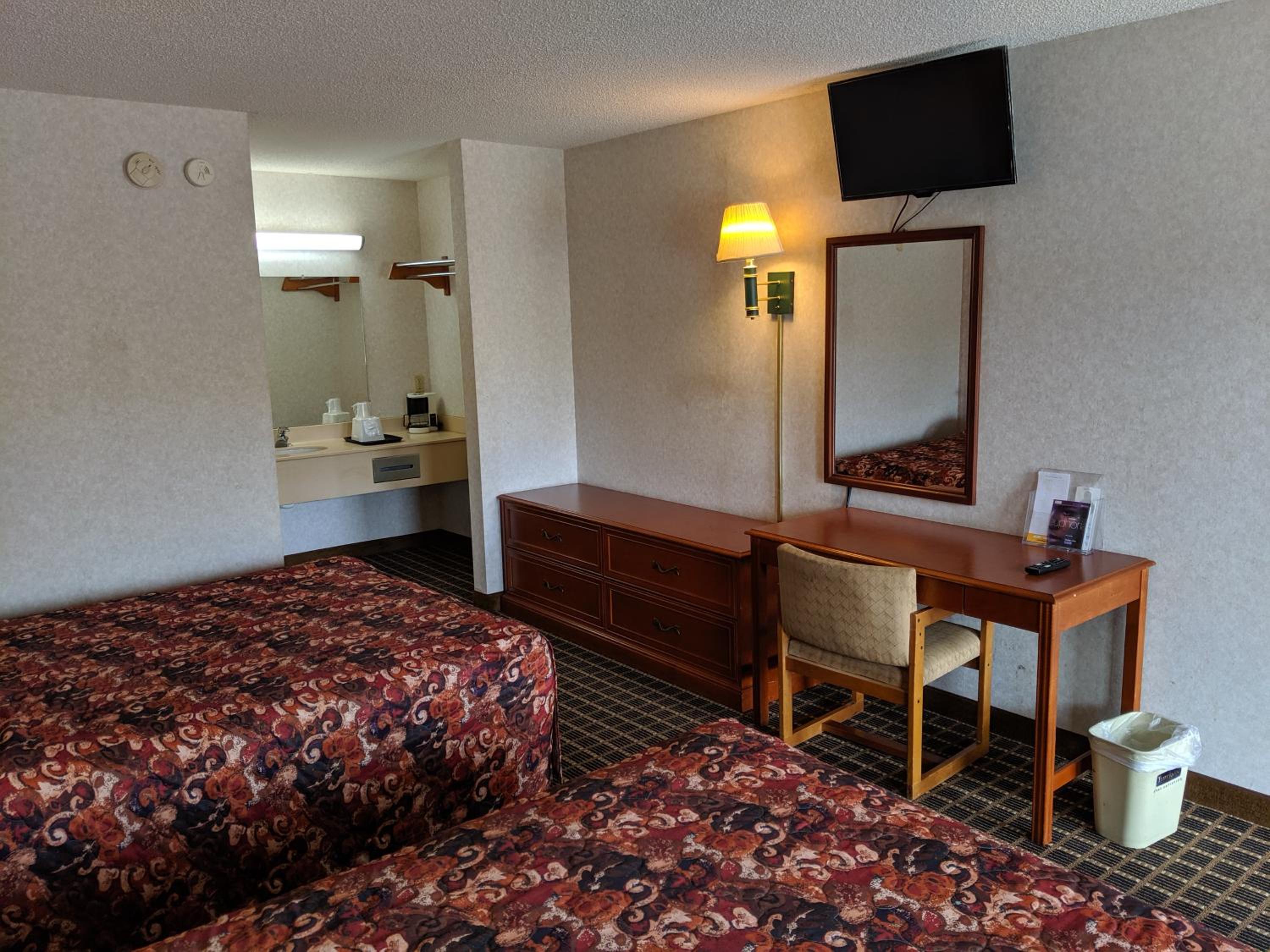 Double Room With Two Double Beds - Non-Smoking photo 2