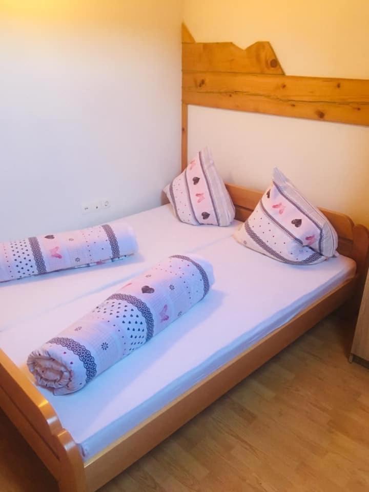 Basic Triple Room photo 2