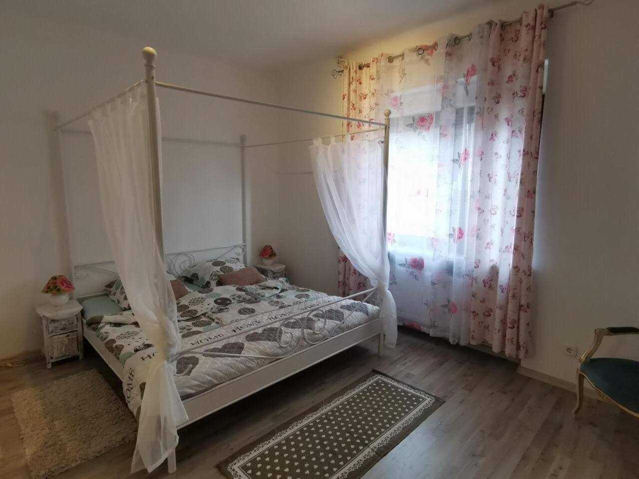 Apartment - Photo 3
