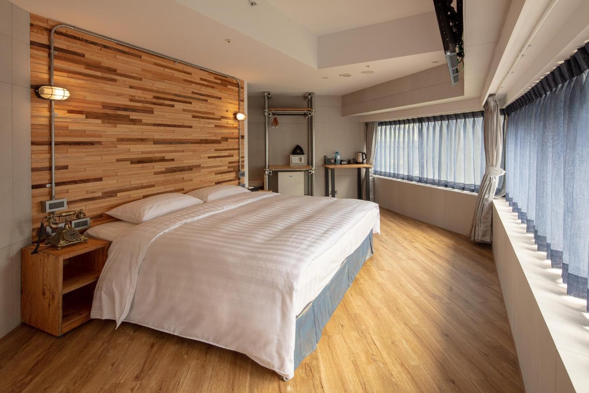 Superior Deluxe Double or Twin Room  photo 1