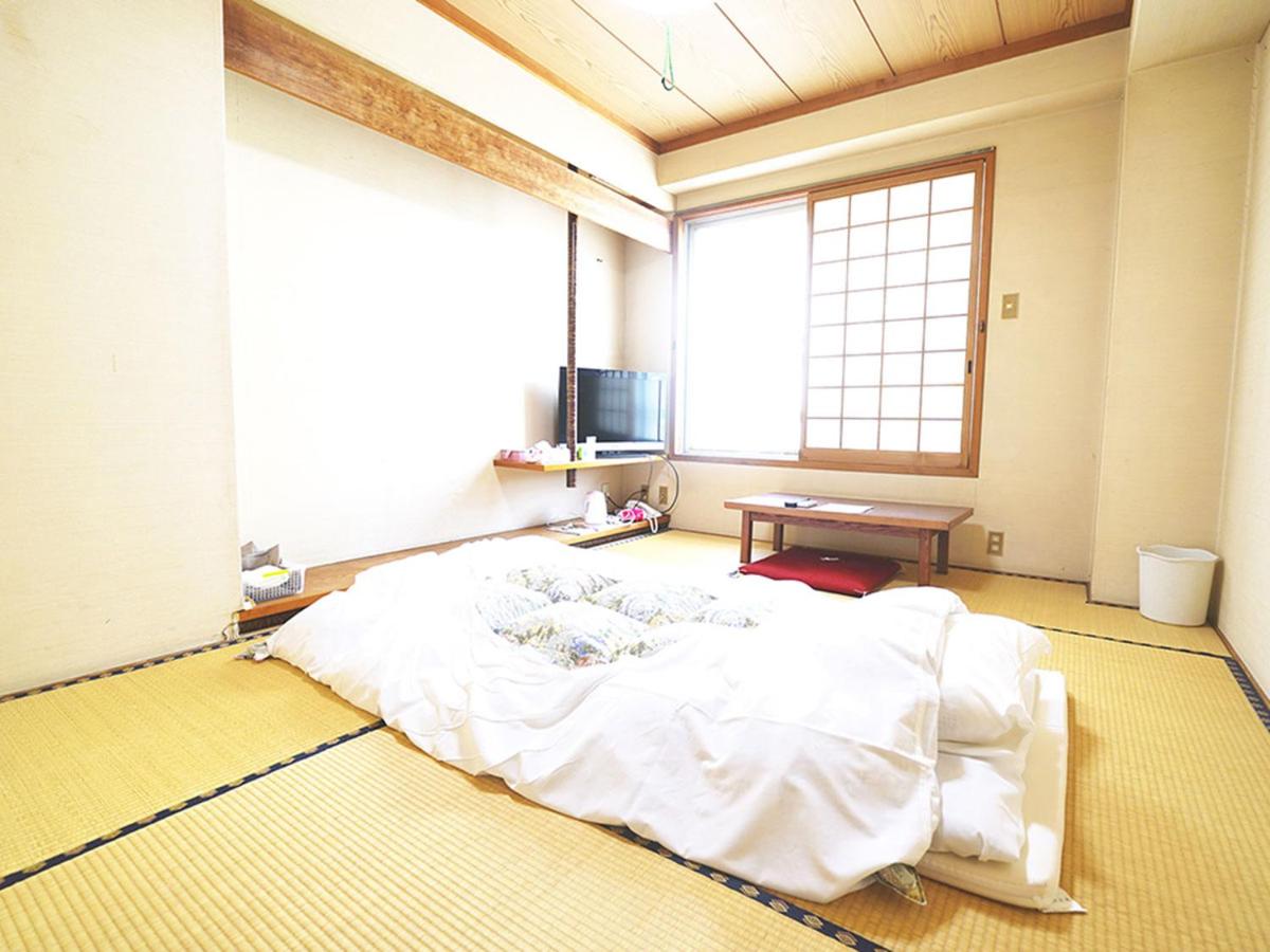 Japanese-Style Single Room