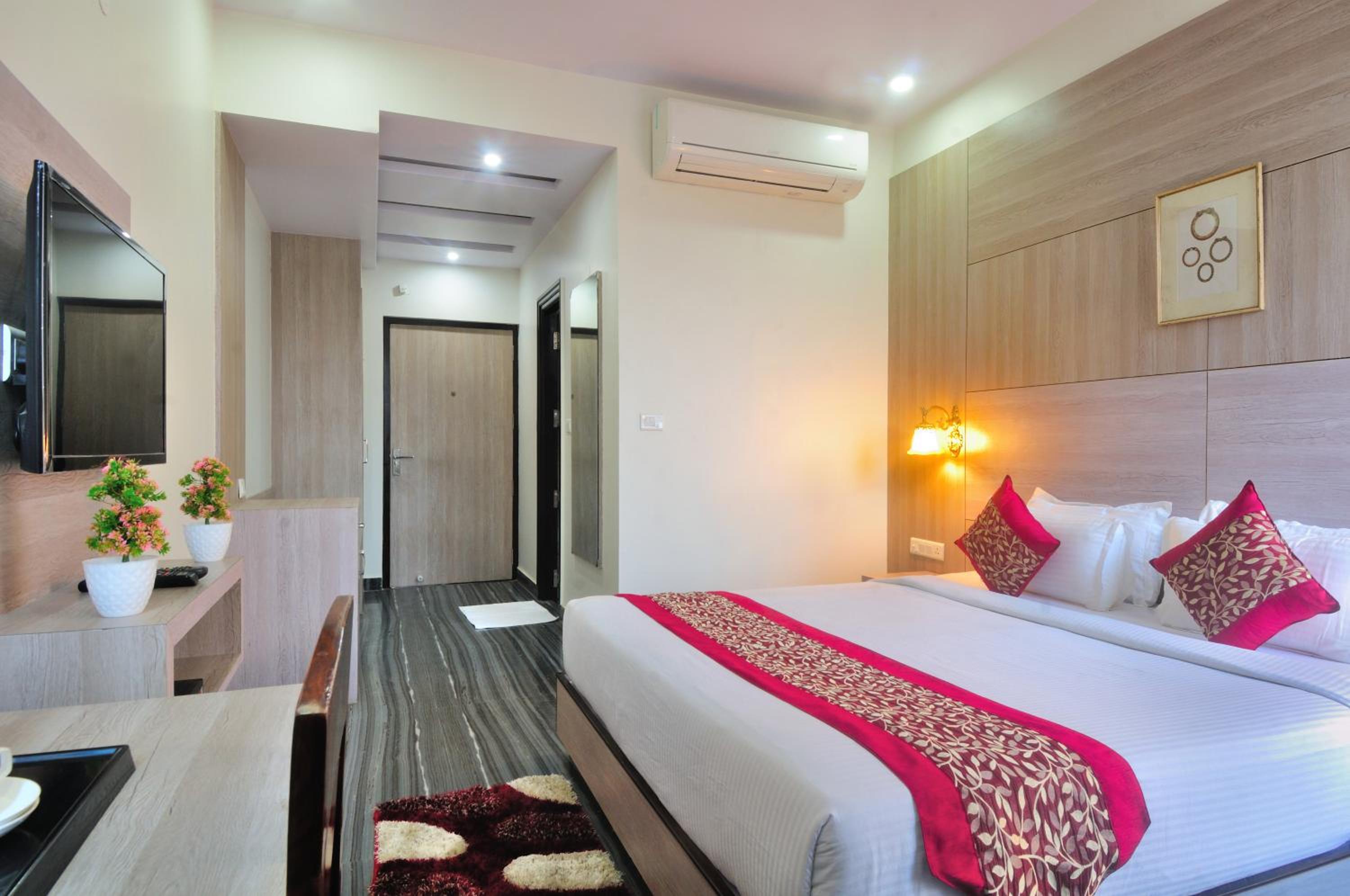 Superior Double or Twin Room with City View