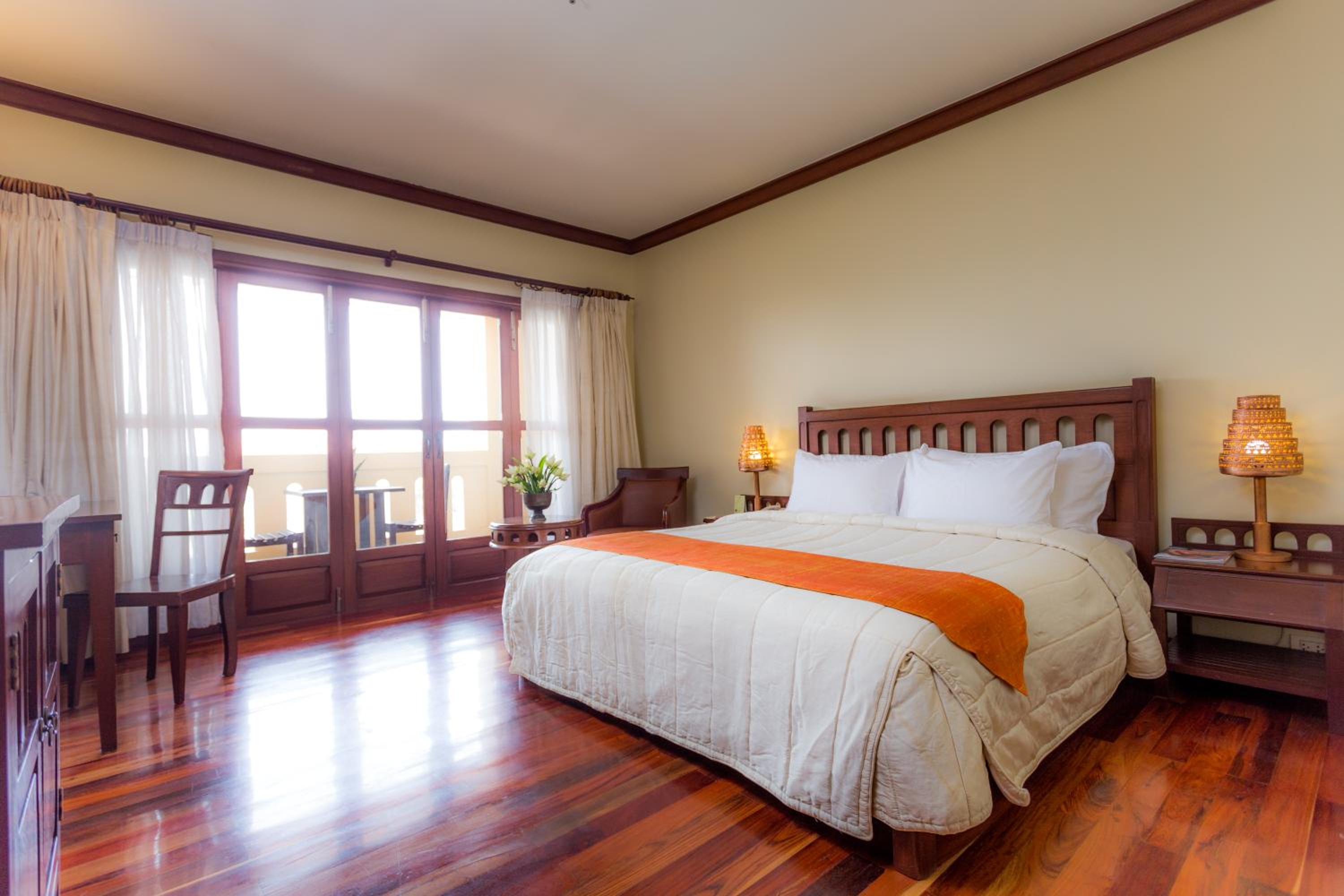 Deluxe Double Room - Free 1way Shuttle to City Center - Photo 1