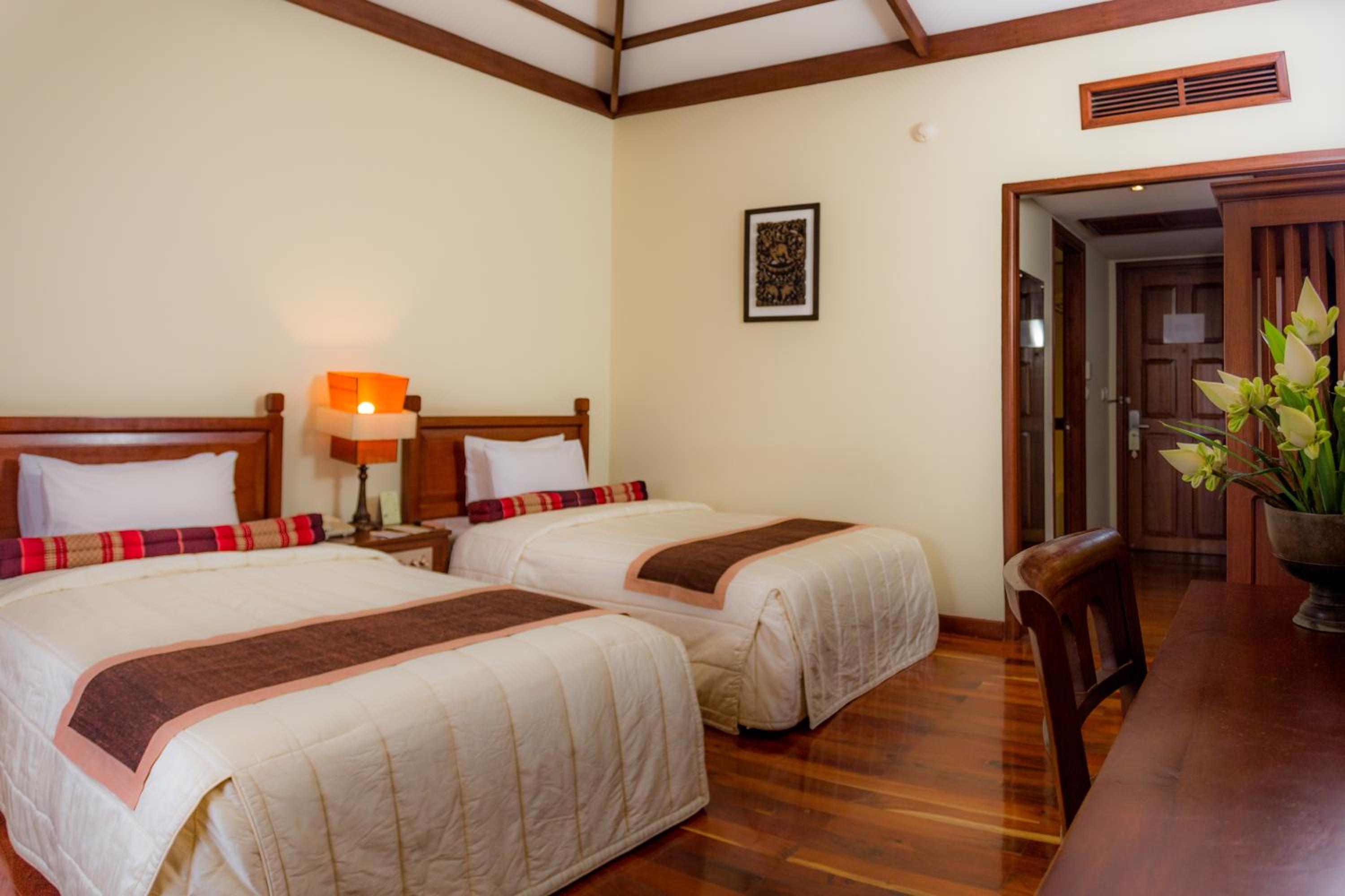 Superior Twin Room - Free 1way Shuttle to City Center - Photo 1