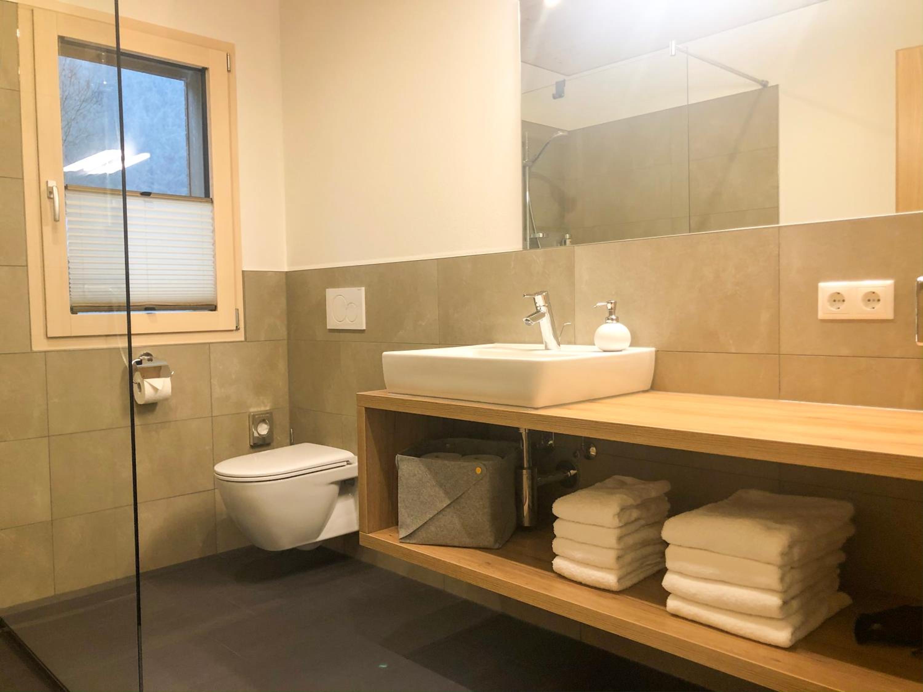 Apartment with Shower photo 2