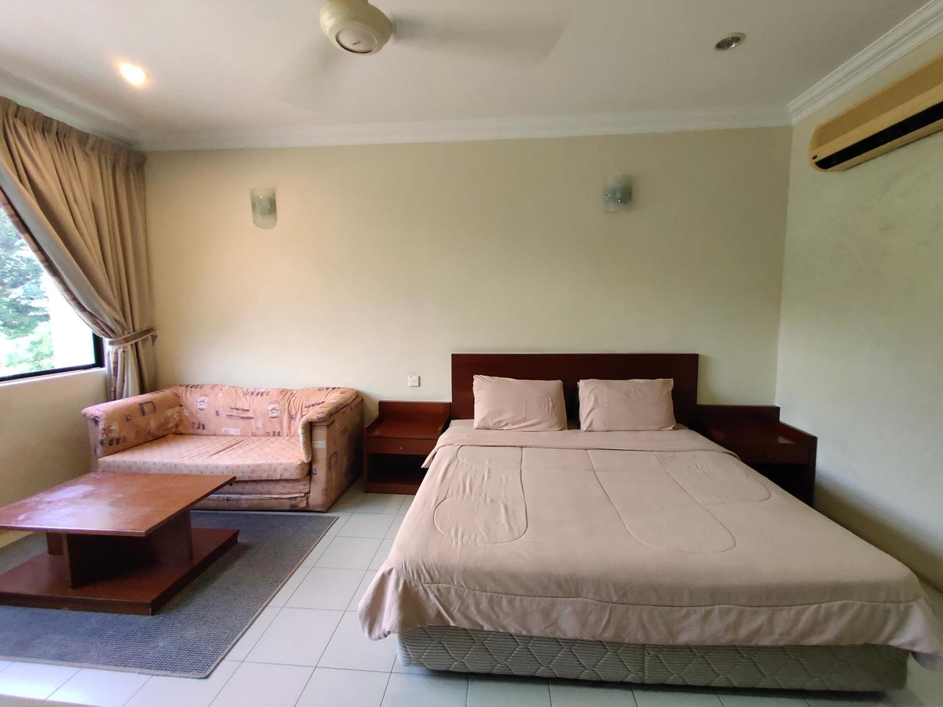 Studio Apartment