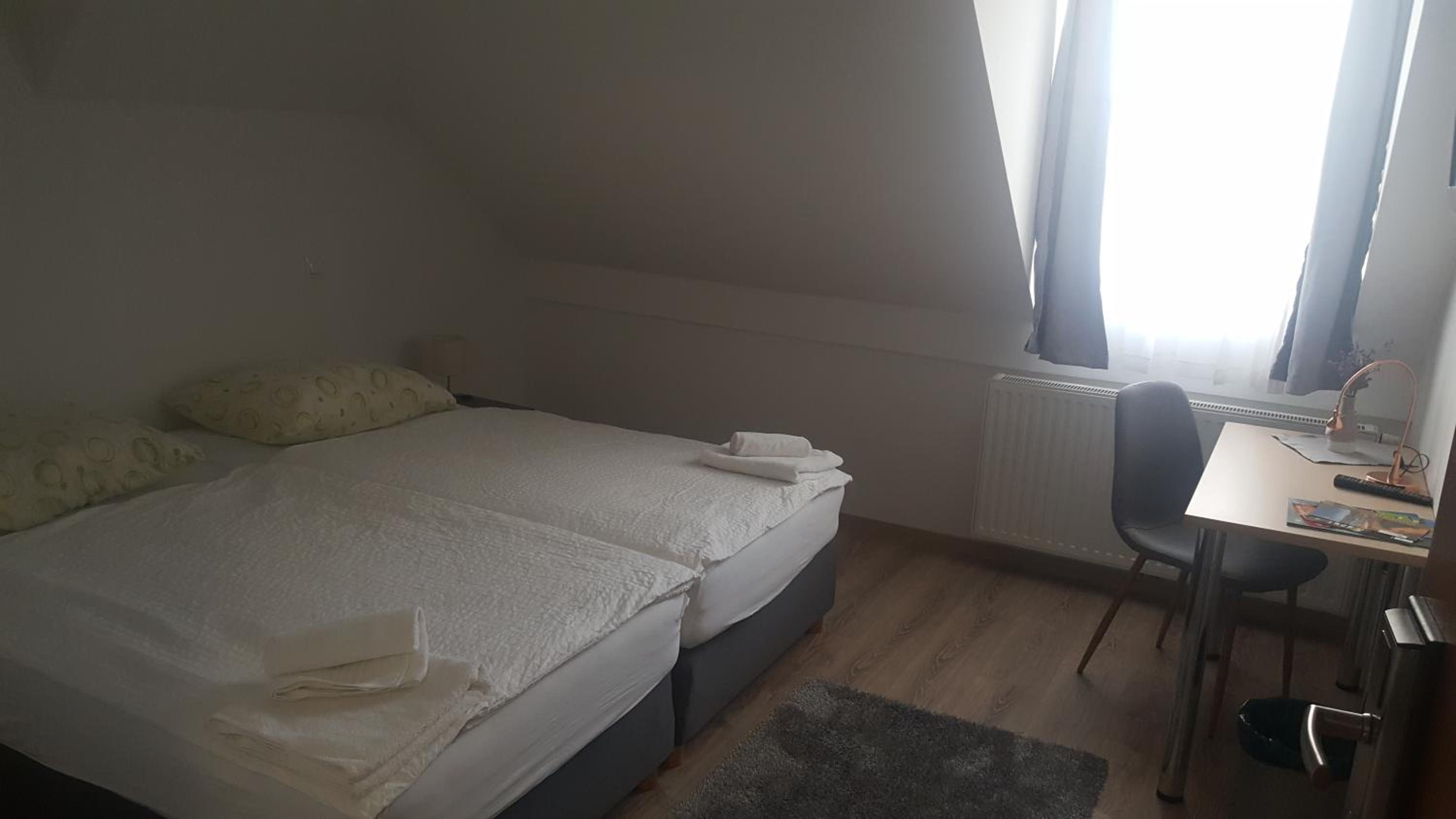 Standard Double or Twin Room - Photo 2
