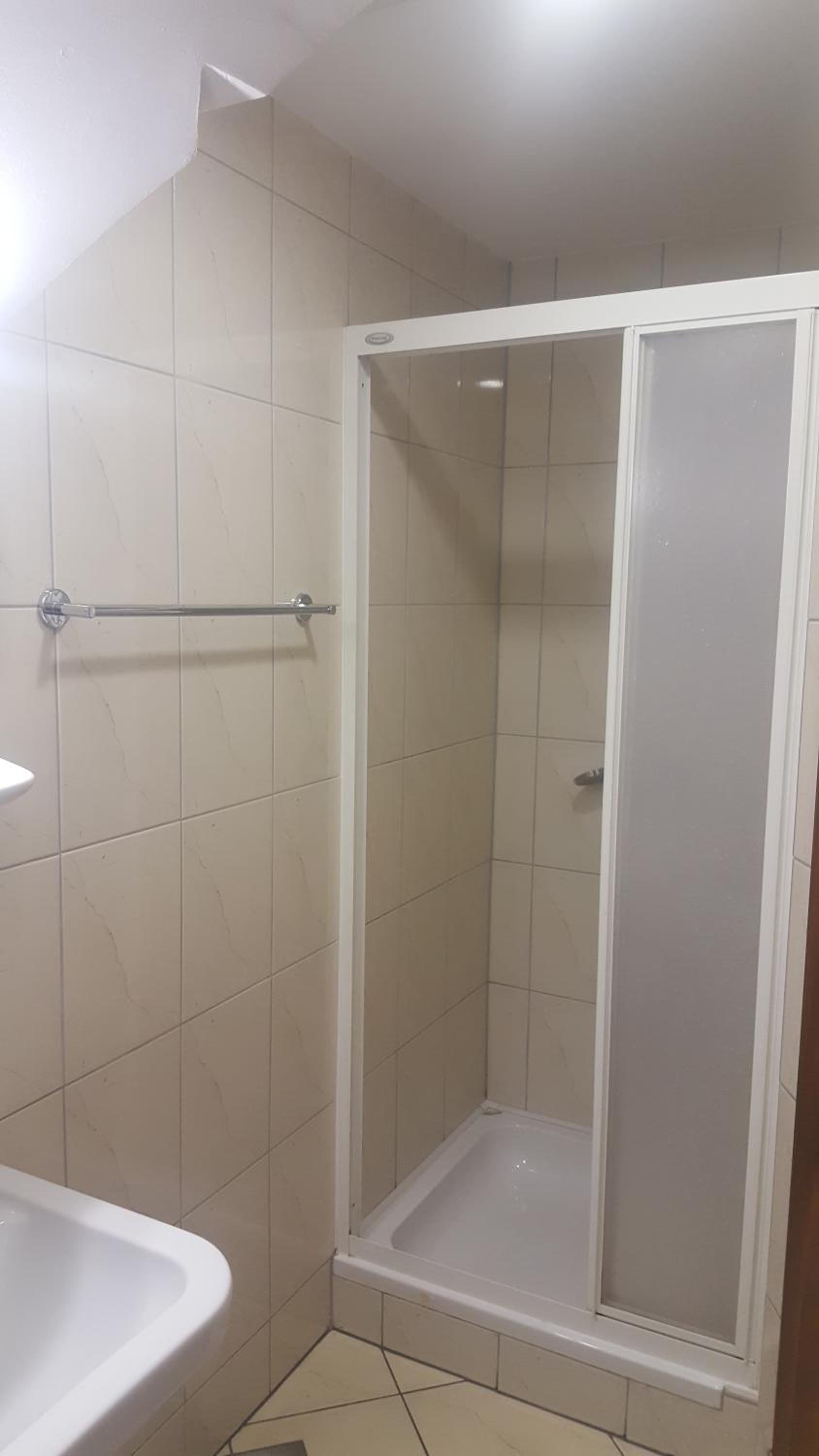 Standard Double or Twin Room - Photo 4