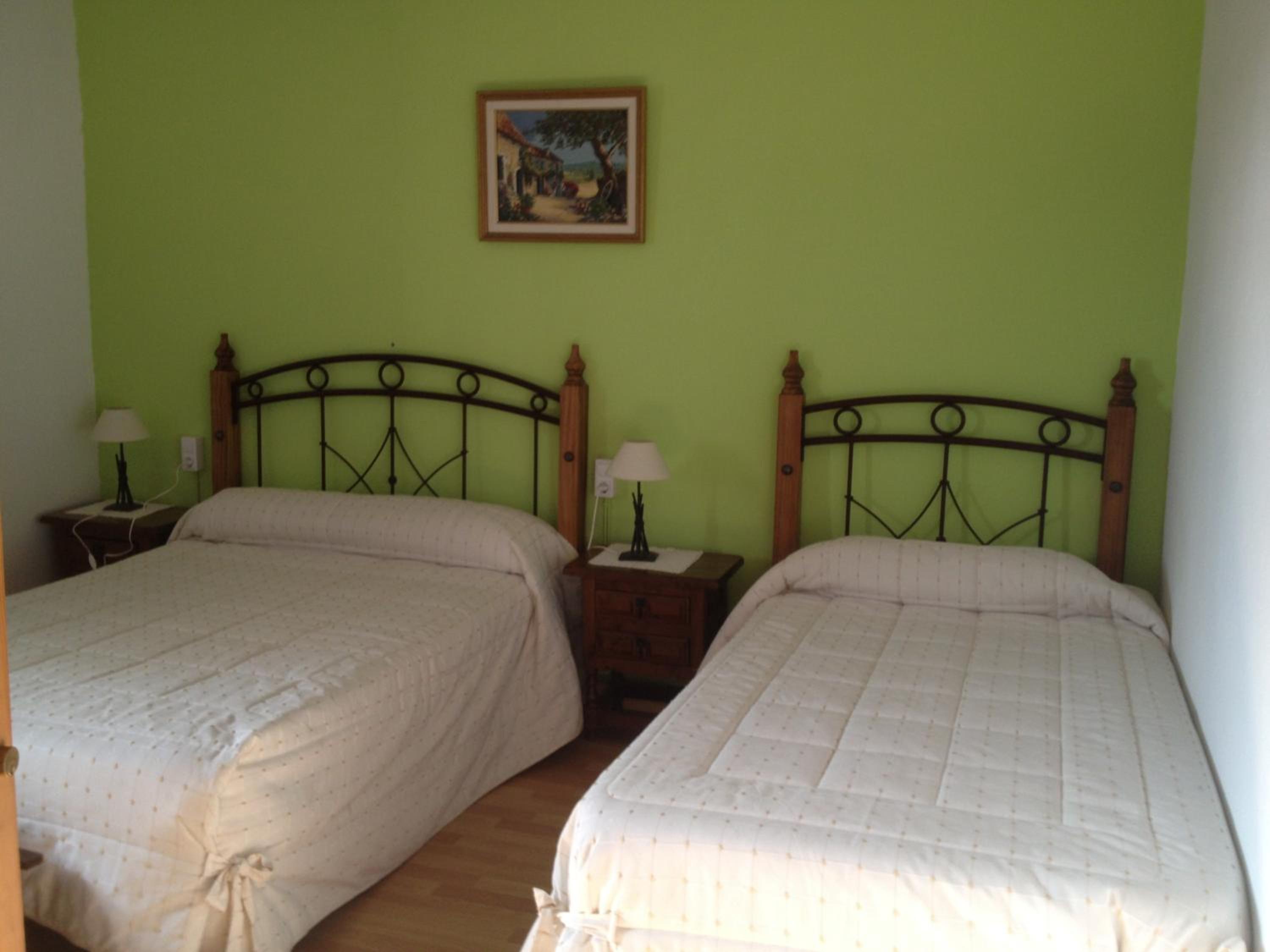 Five-Bedroom House photo 3