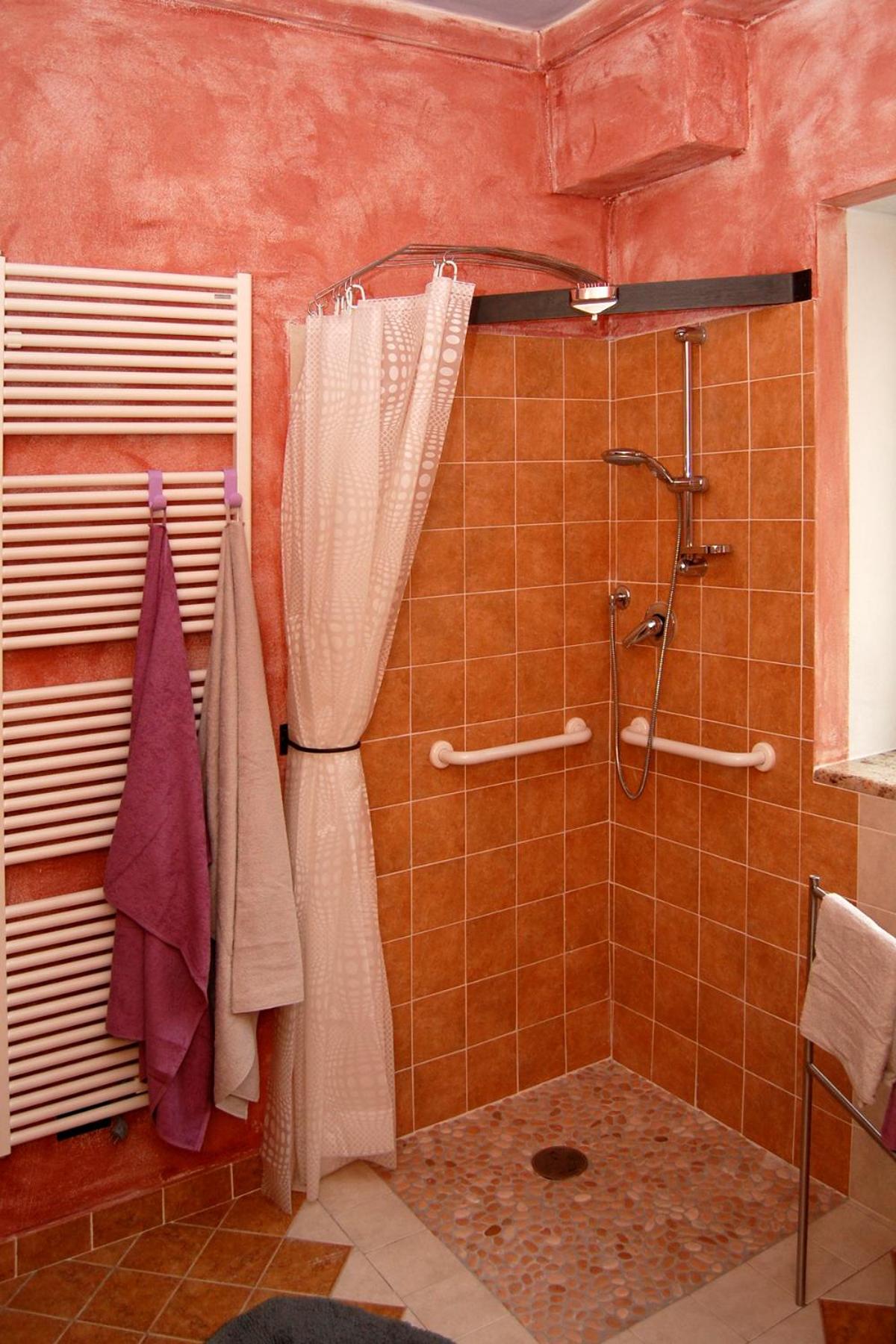 Double or Twin Room with Bathroom - Photo 5