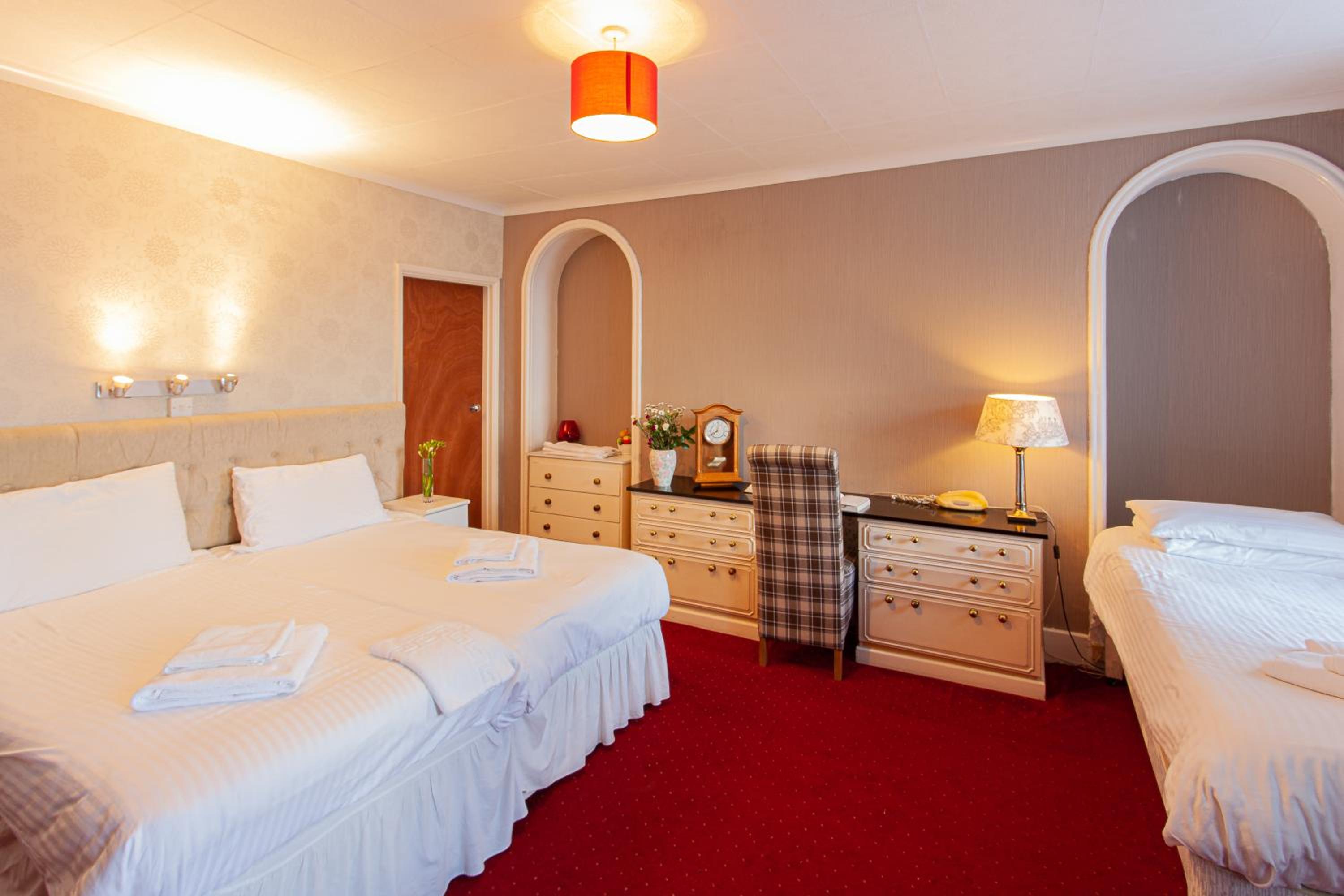 Triple Room (no pets) - Photo 5