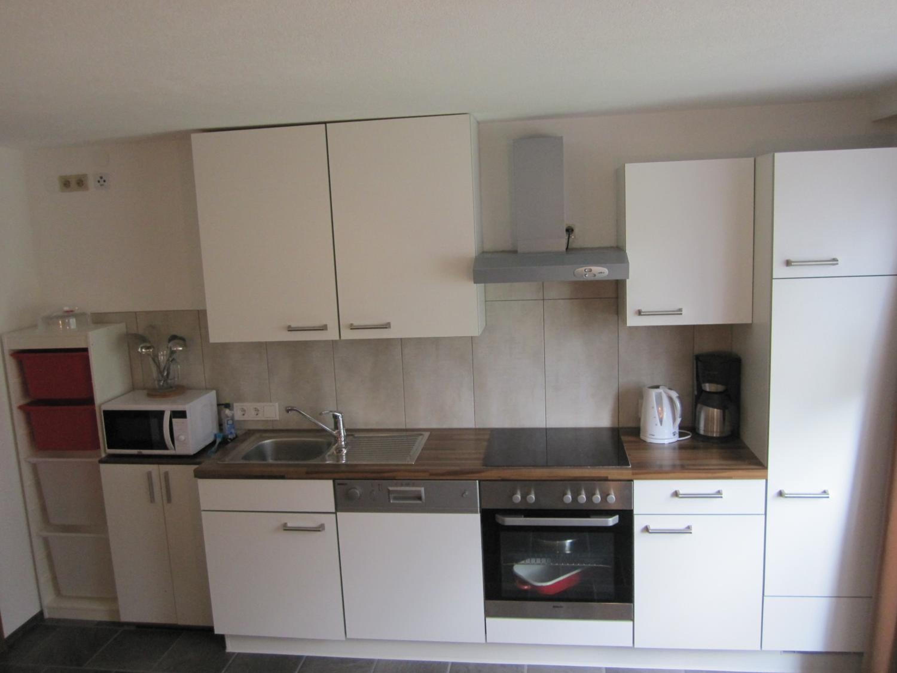 Four-Bedroom Apartment with Balcony  photo 2