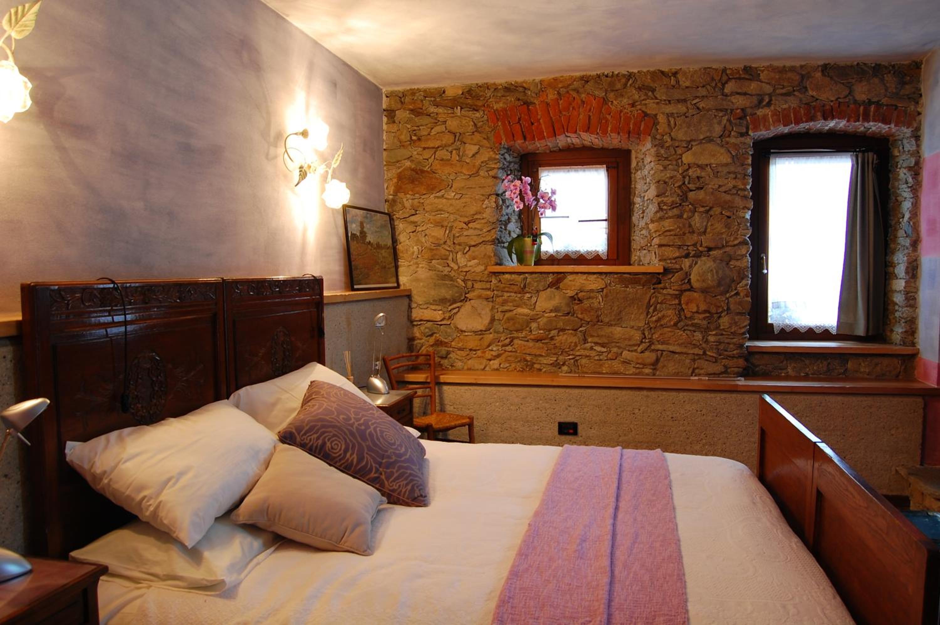 Double or Twin Room with Bathroom - Photo 1