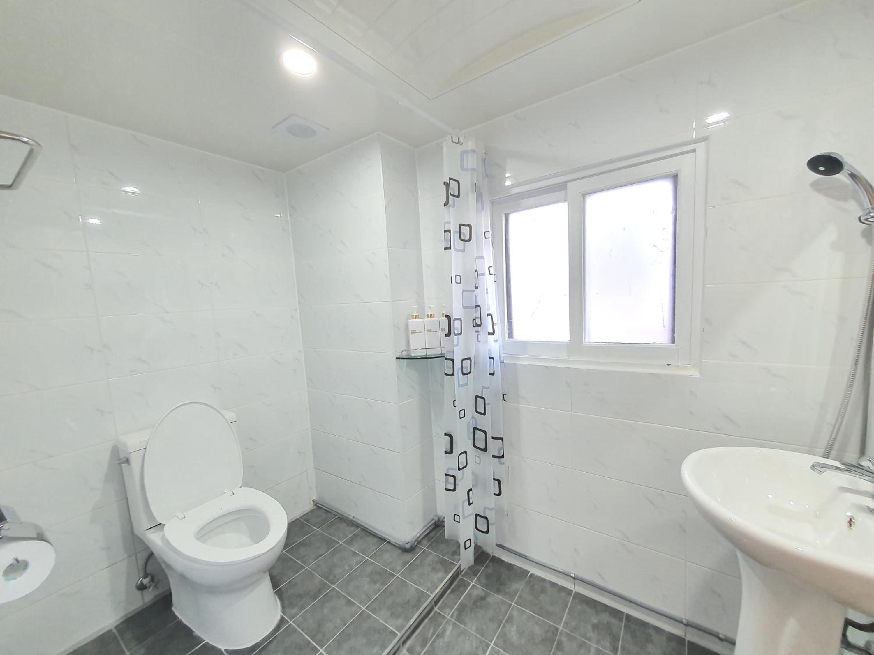 Deluxe Triple Room - Photo 8