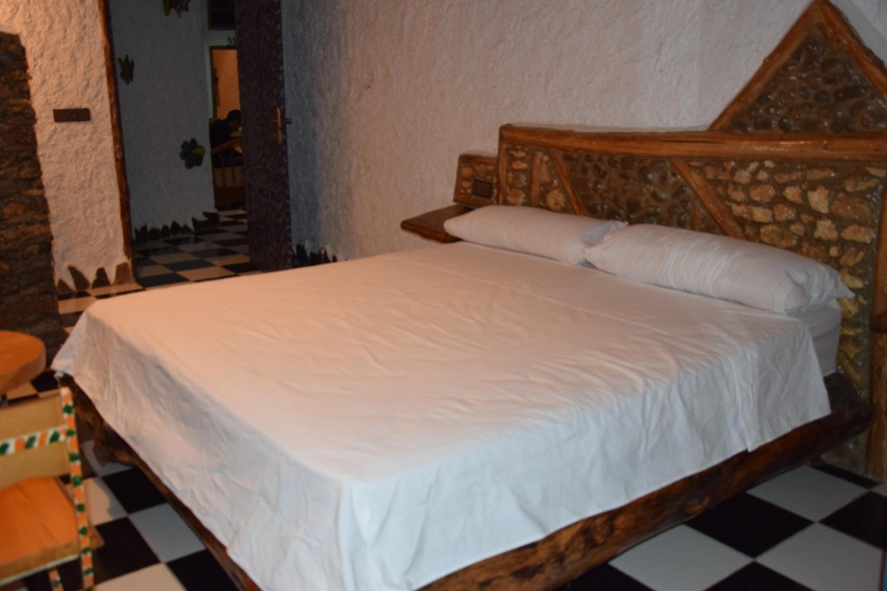Triple Room with Balcony - Photo 2
