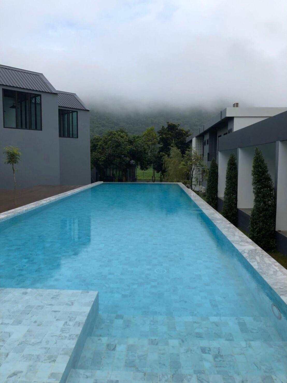 Junior Suite with Pool View - Photo 5