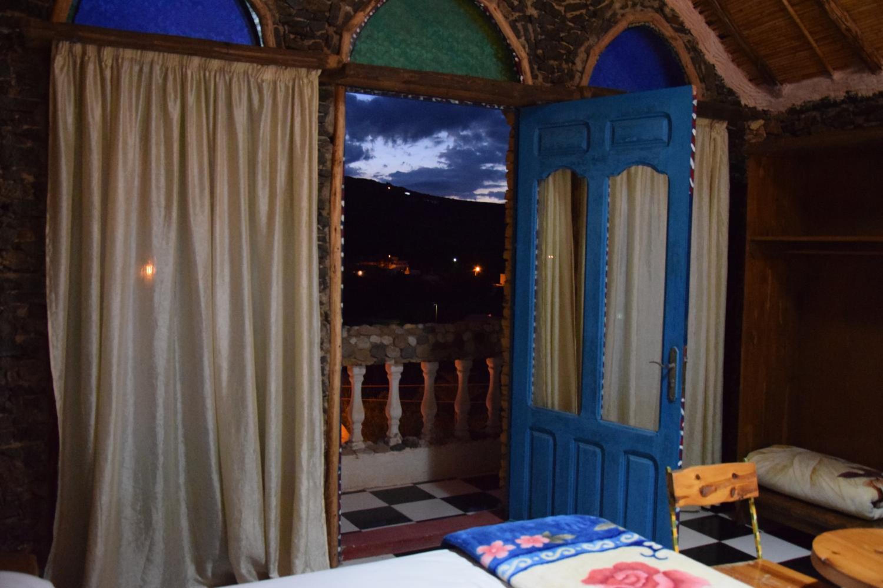 Double Room with Balcony - Photo 6