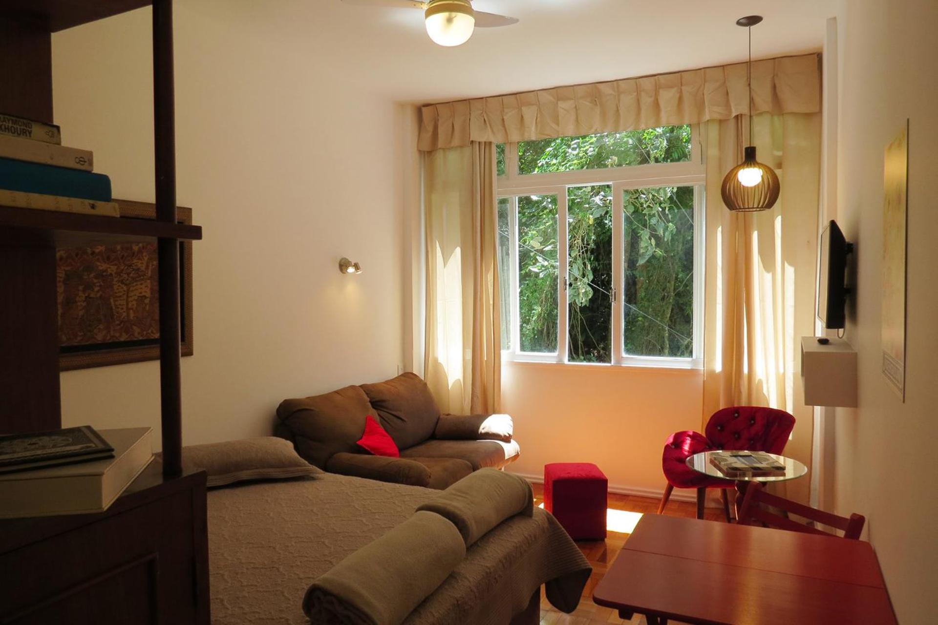 Apartment with Mountain View - Photo 1