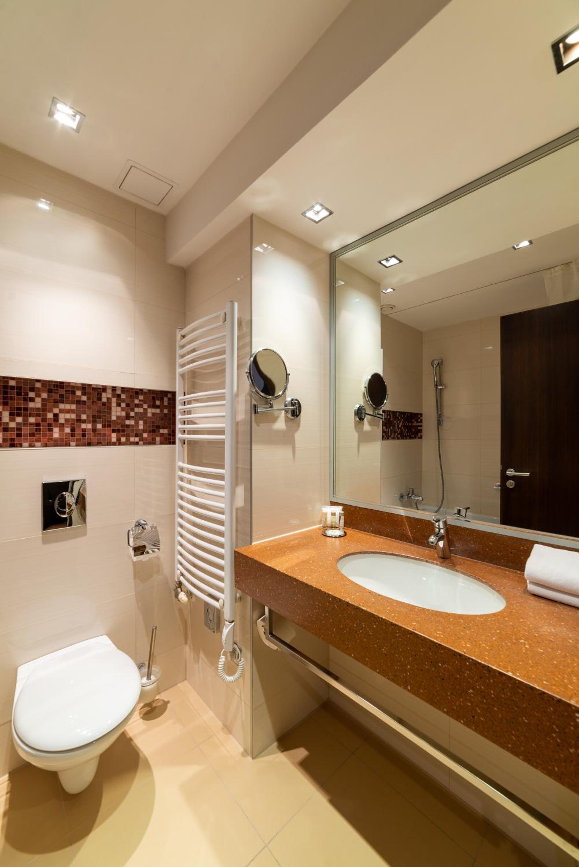 Classic Twin Room with Wellness Access photo 3