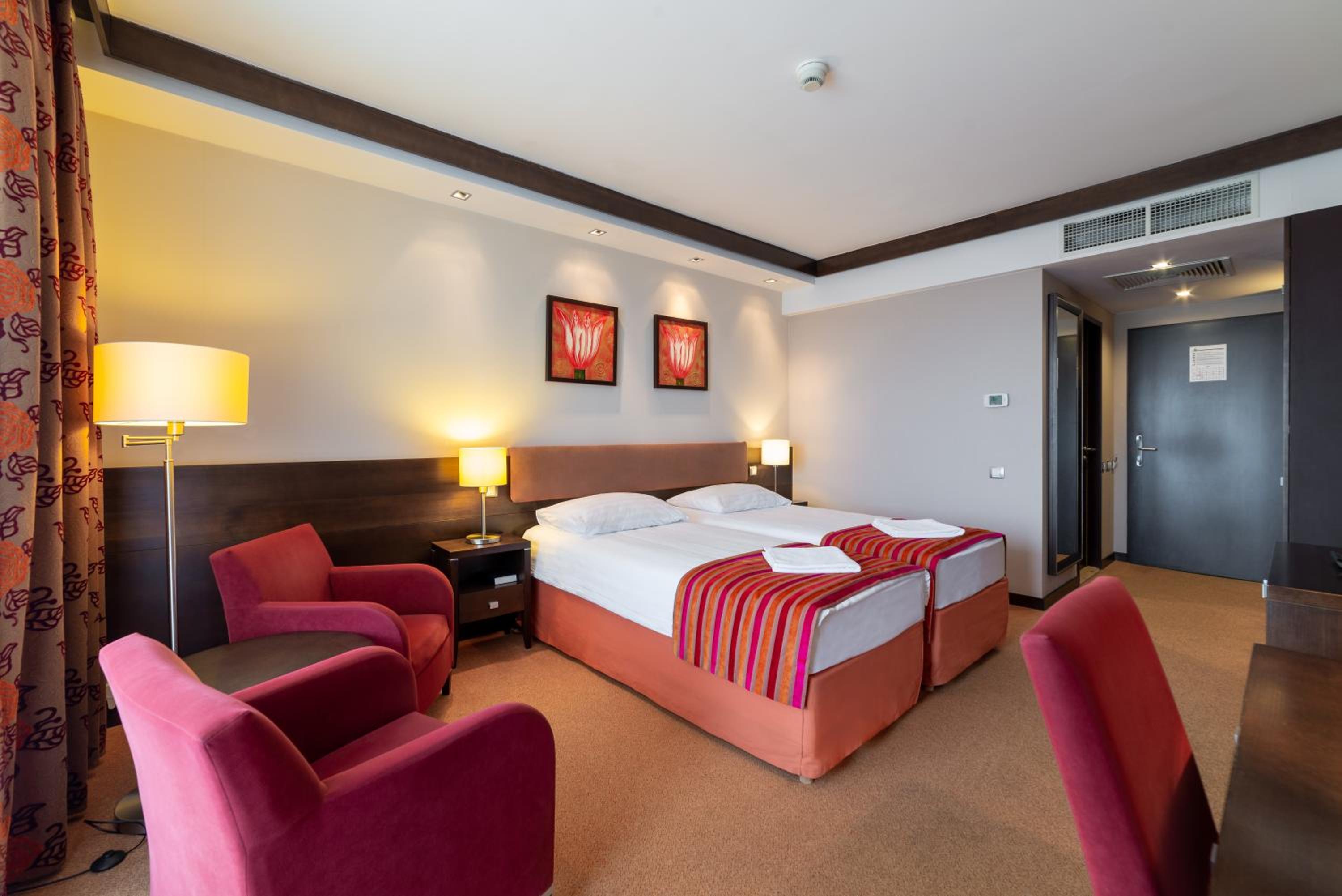Classic Twin Room with Wellness Access photo 1