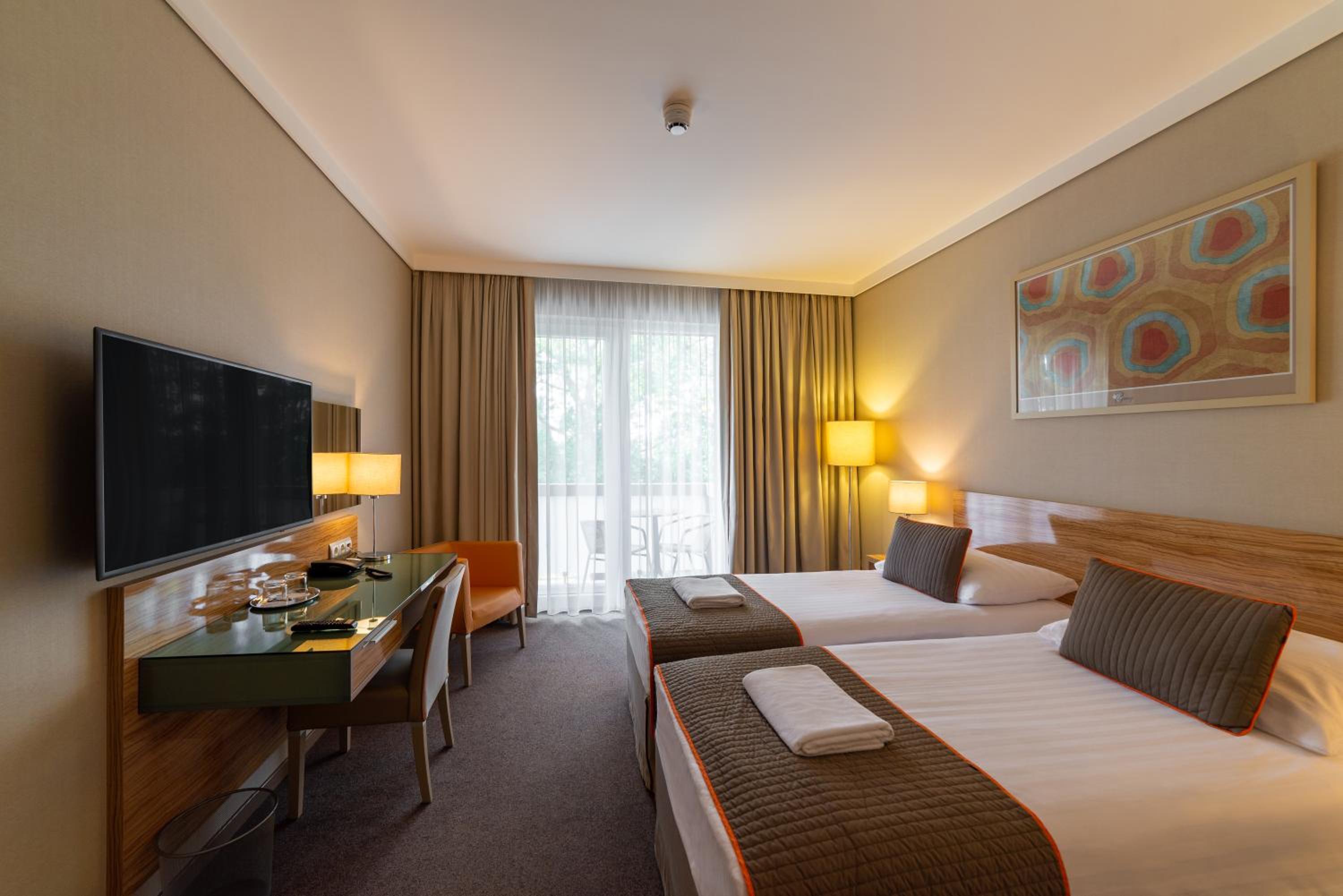 Standard Twin Room with Wellness Access photo 1