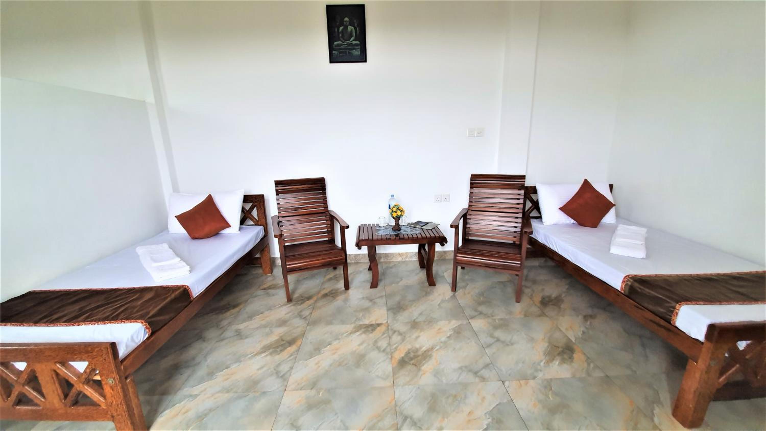 Superior Family Room photo 3