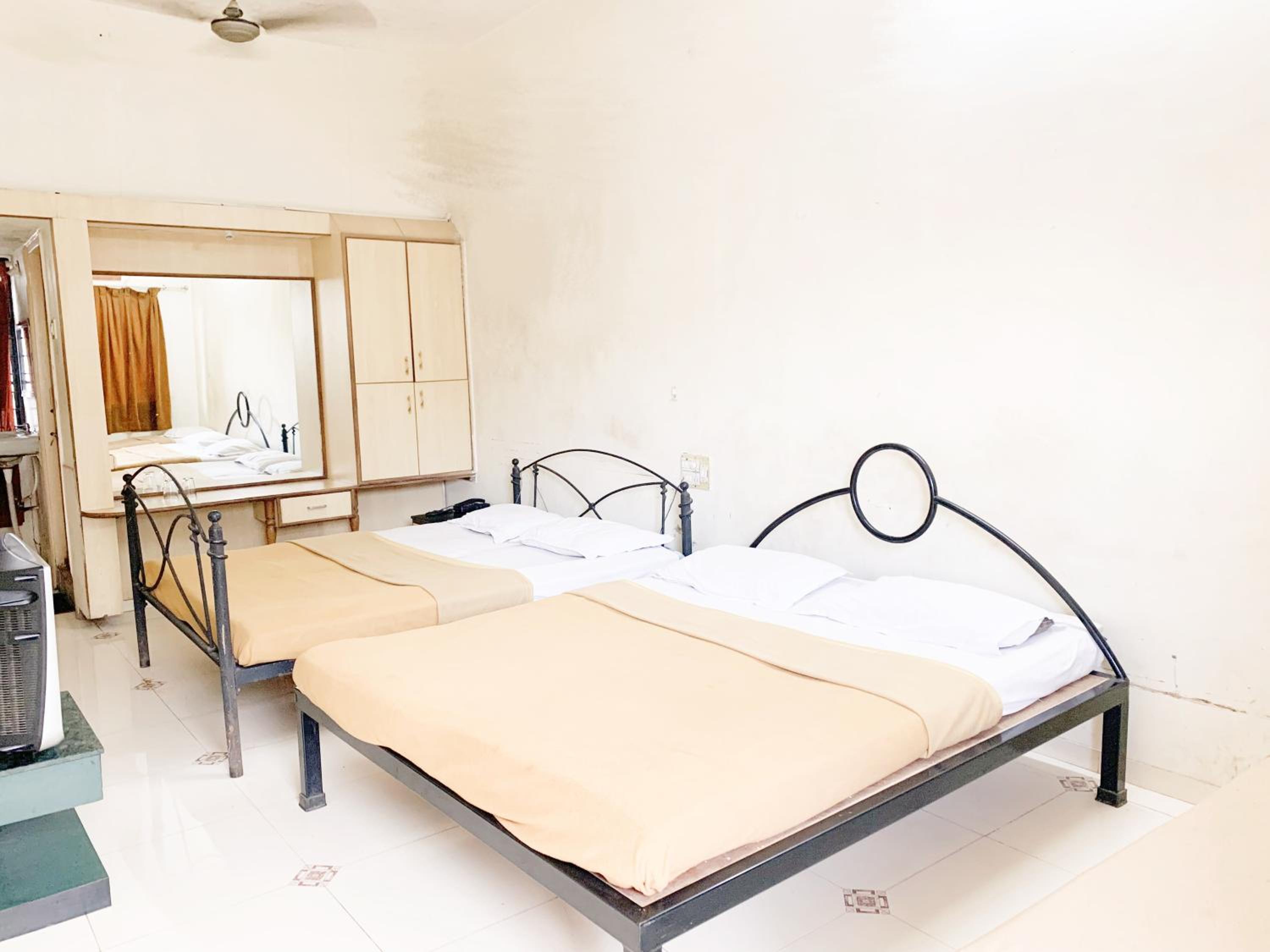 Deluxe Triple Room With Fan 