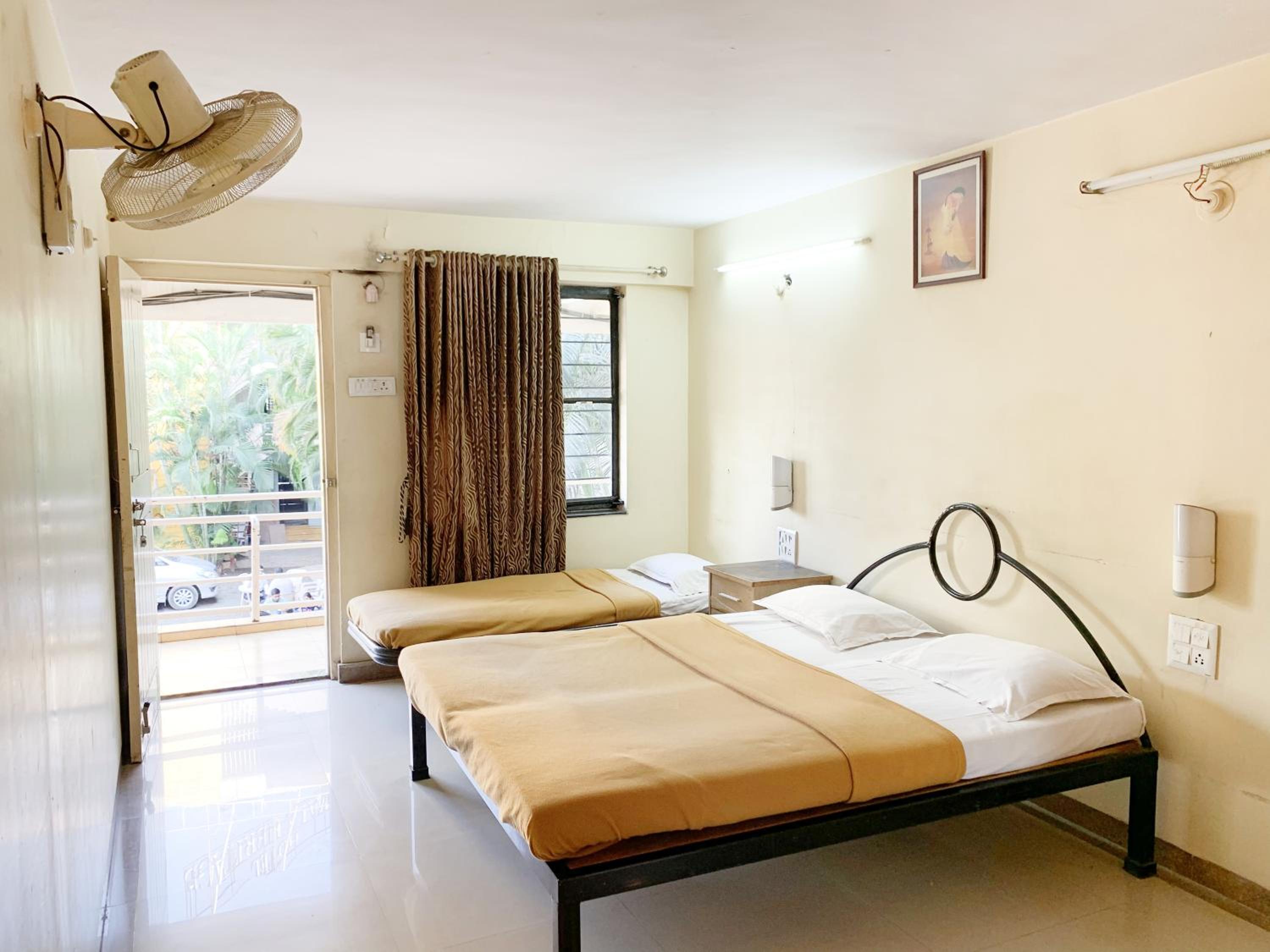 Deluxe Single Room With Fan